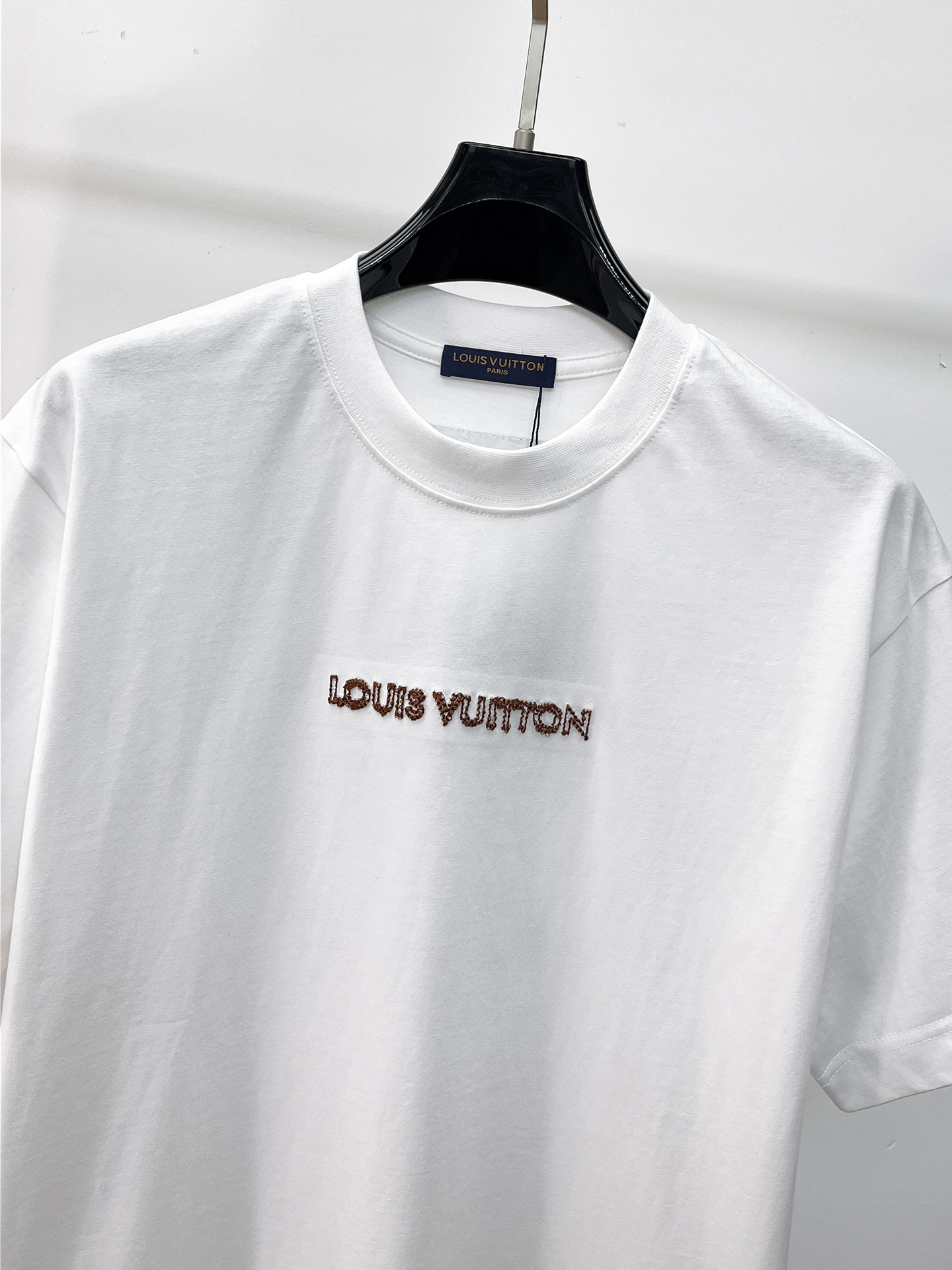 LV A貨男士短袖T恤簡約字母刺繡設計舒適百搭休閒上衣