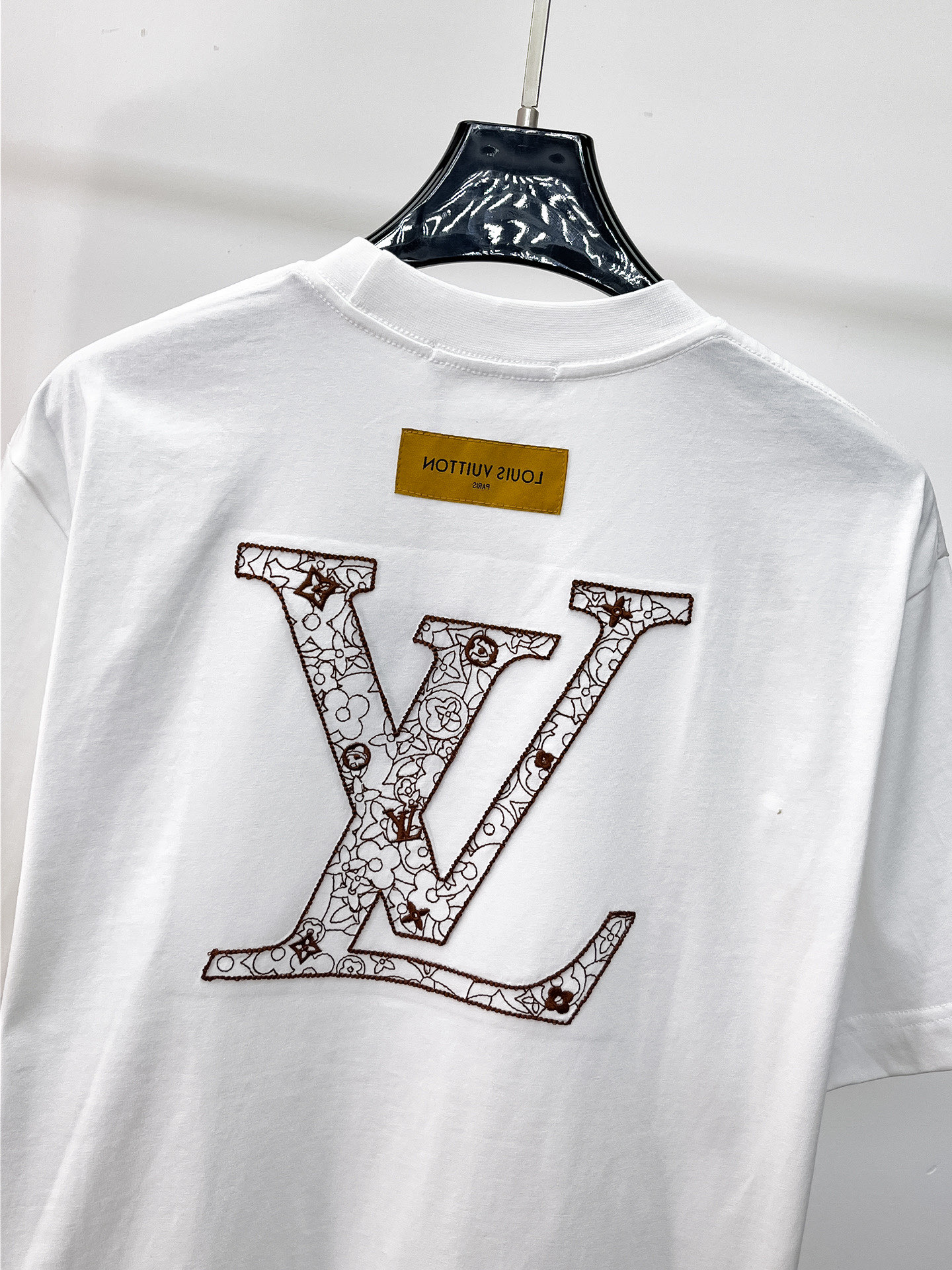 LV A貨男士短袖T恤簡約字母刺繡設計舒適百搭休閒上衣