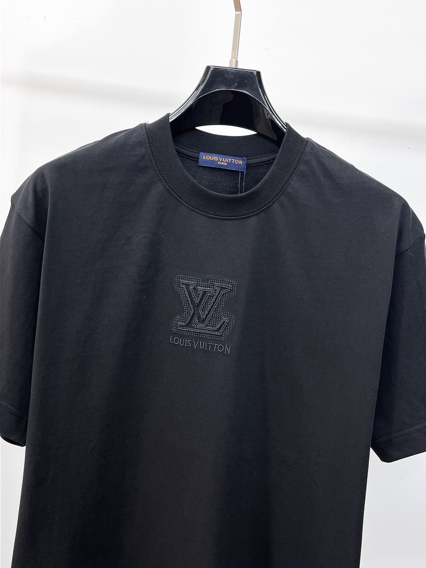 LV路易威登A貨短袖T恤 黑色壓紋LOGO簡約百搭男士休閒上衣