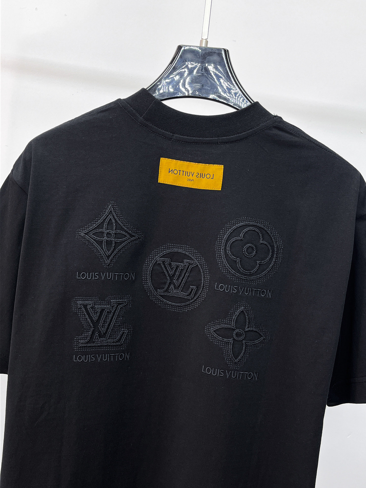 LV路易威登A貨短袖T恤 黑色壓紋LOGO簡約百搭男士休閒上衣