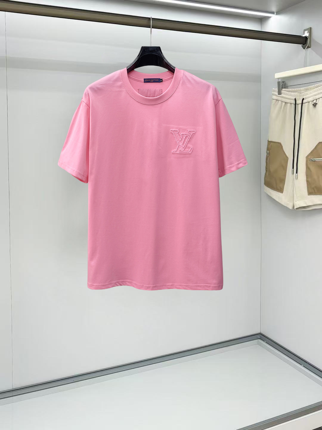 LV路易威登精品仿製短袖T恤 粉色刺繡LOGO清新百搭男士上衣