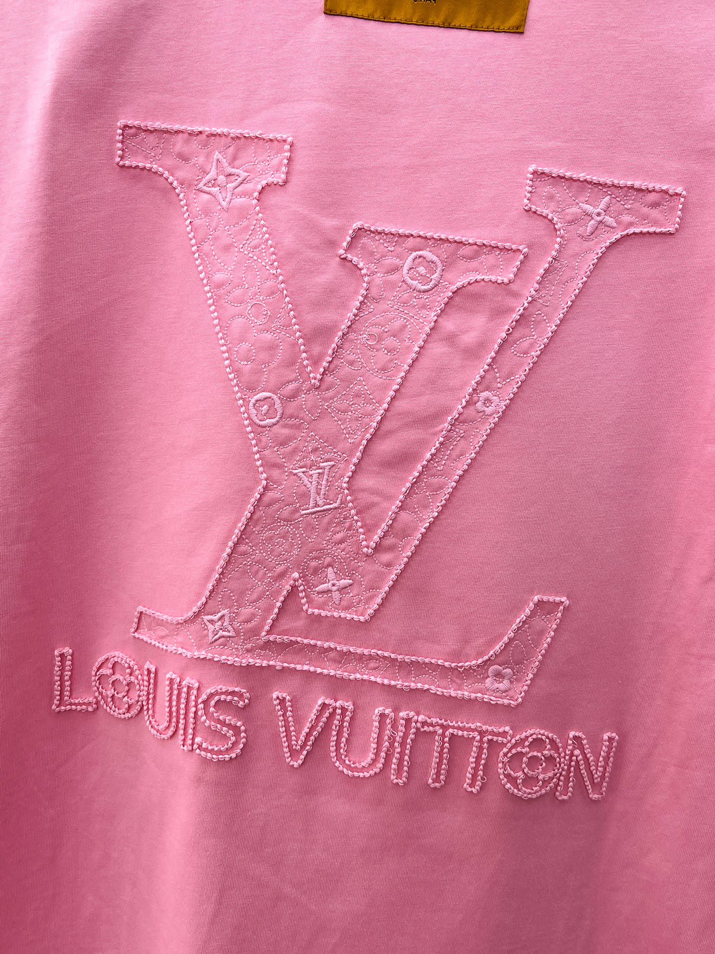 LV路易威登精品仿製短袖T恤 粉色刺繡LOGO清新百搭男士上衣