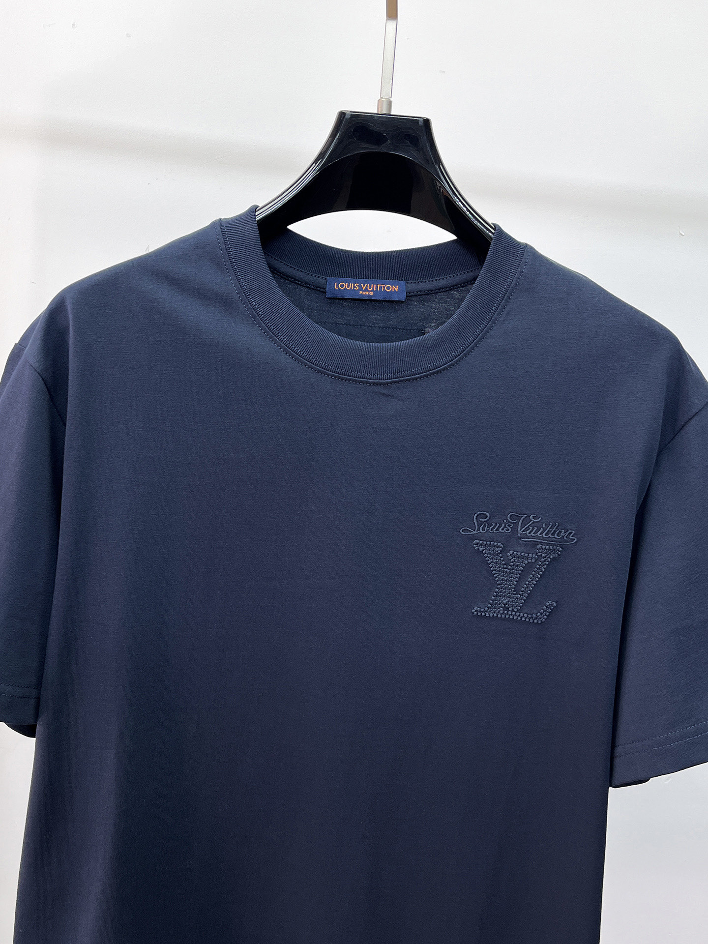 LV路易威登一比一短袖T恤 深藍刺繡LOGO簡約百搭男士休閒上衣