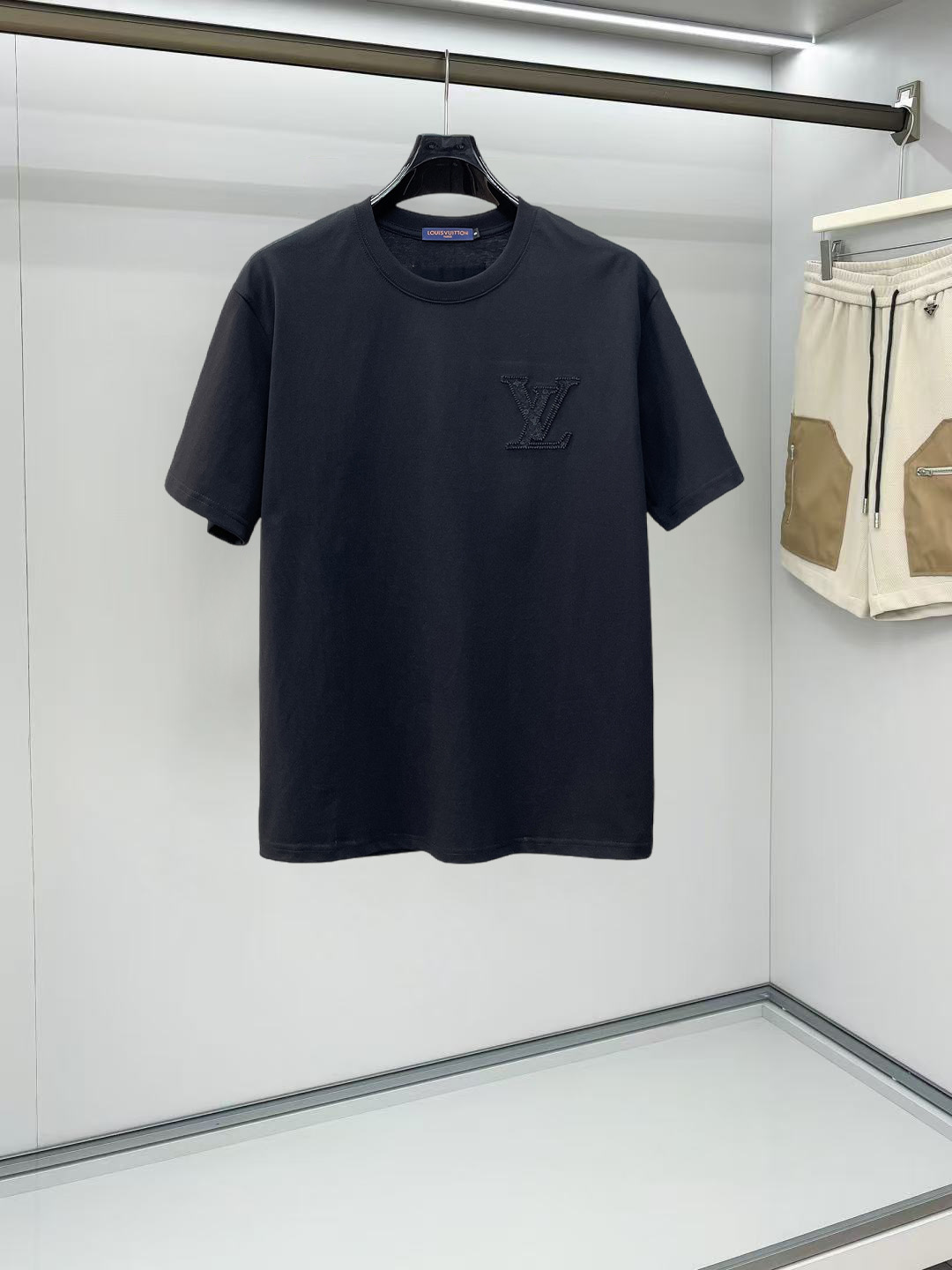 LV路易威登原單短袖T恤 黑色刺繡LOGO簡約百搭男士上衣