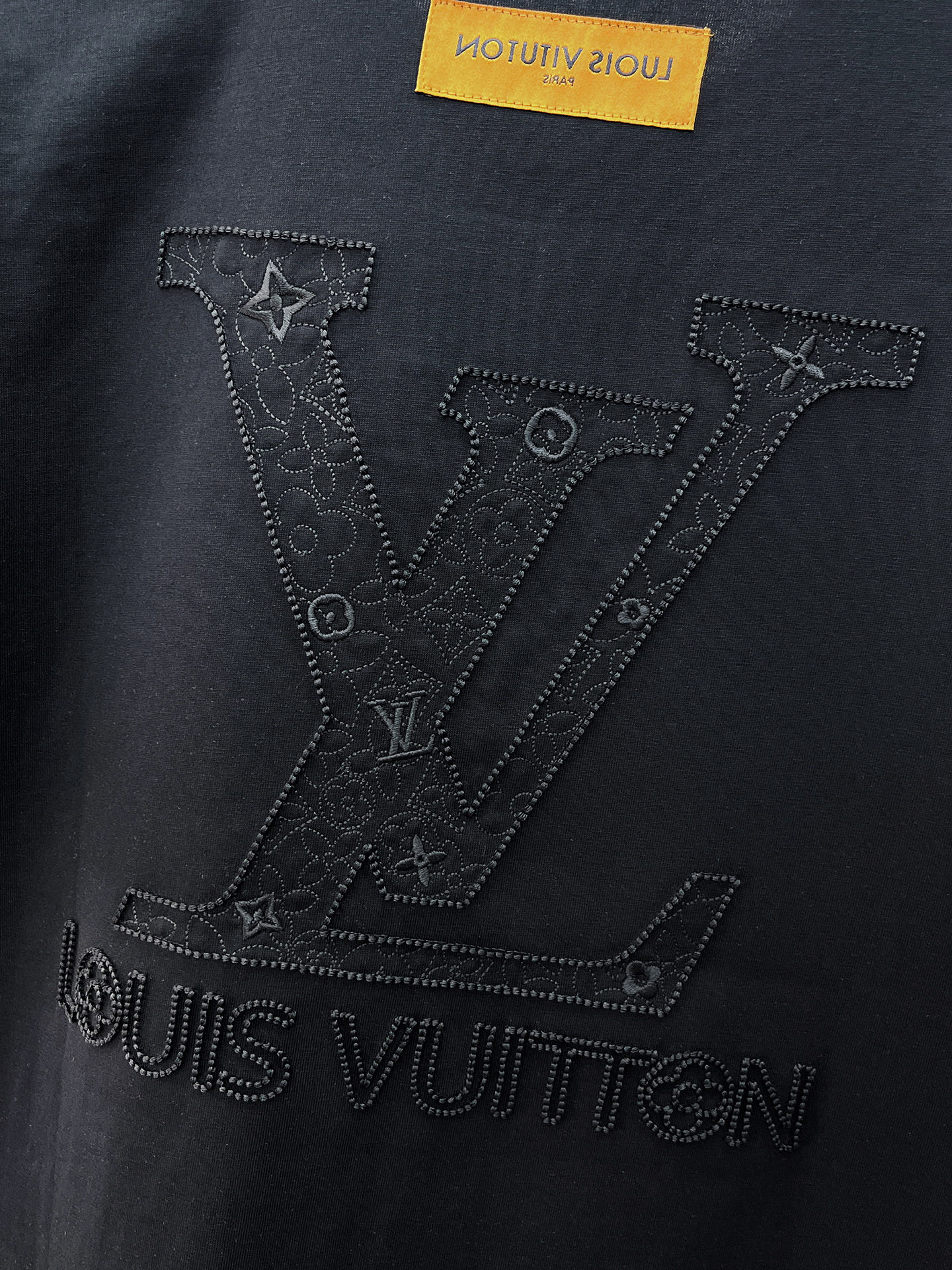 LV路易威登原單短袖T恤 黑色刺繡LOGO簡約百搭男士上衣