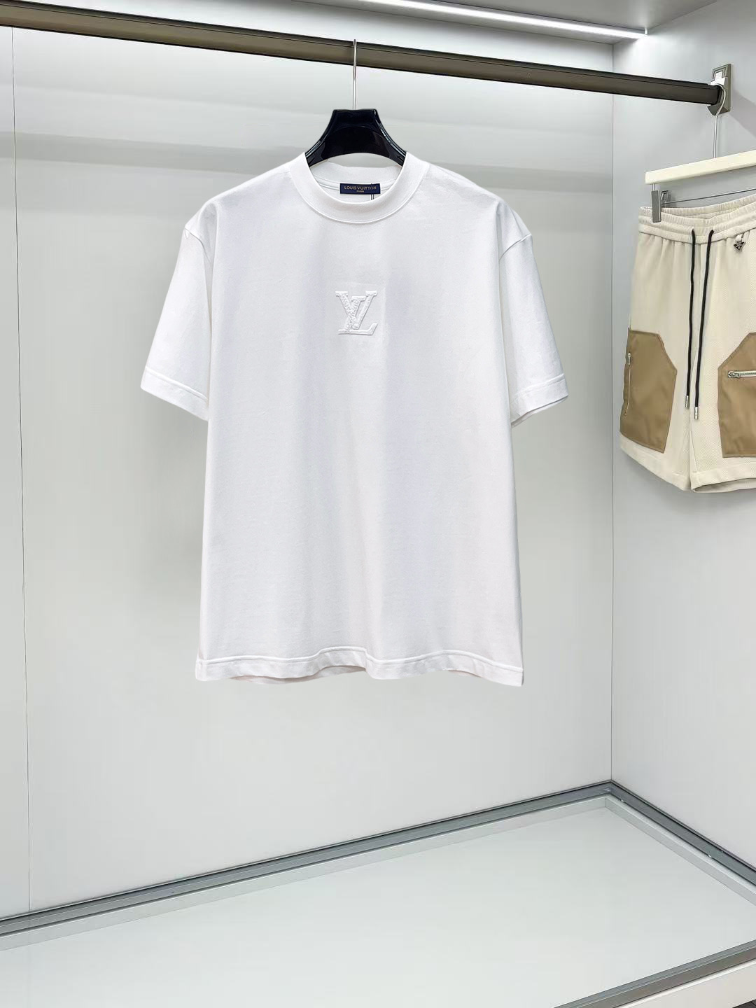 LV路易威登精品仿製短袖T恤 白色立體LOGO簡約百搭男士上衣