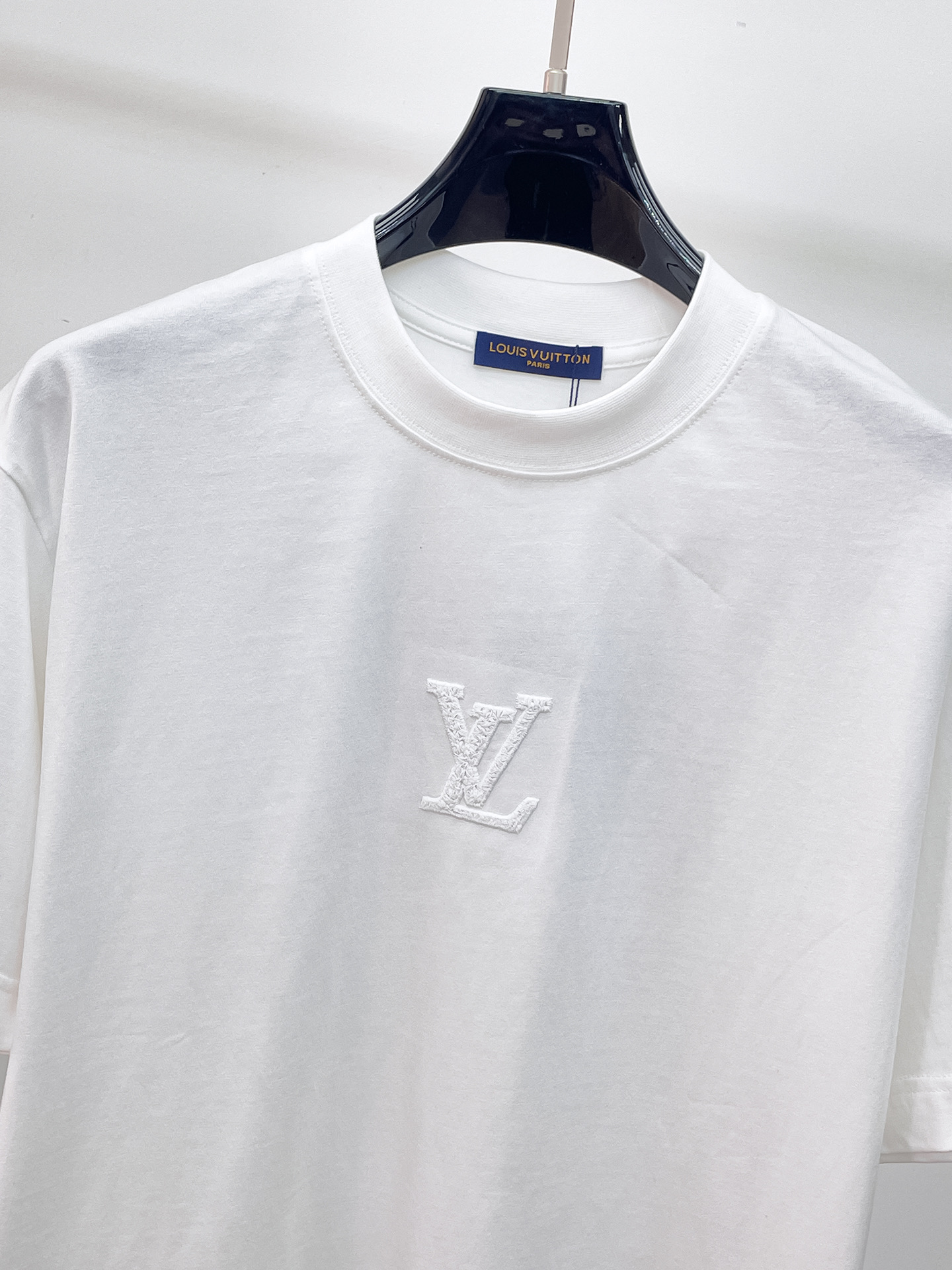 LV路易威登精品仿製短袖T恤 白色立體LOGO簡約百搭男士上衣