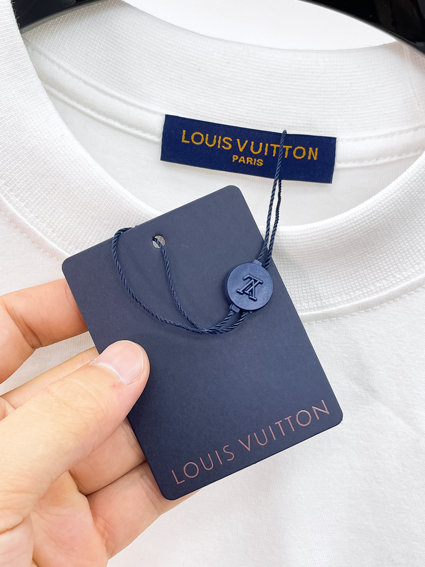 LV路易威登精品仿製短袖T恤 白色立體LOGO簡約百搭男士上衣