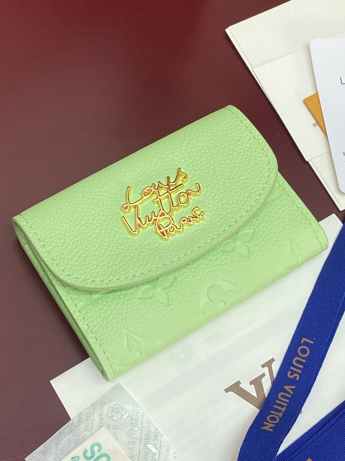 LV高仿短夾 女士翻蓋壓紋牛皮零錢包 淺綠色小巧款