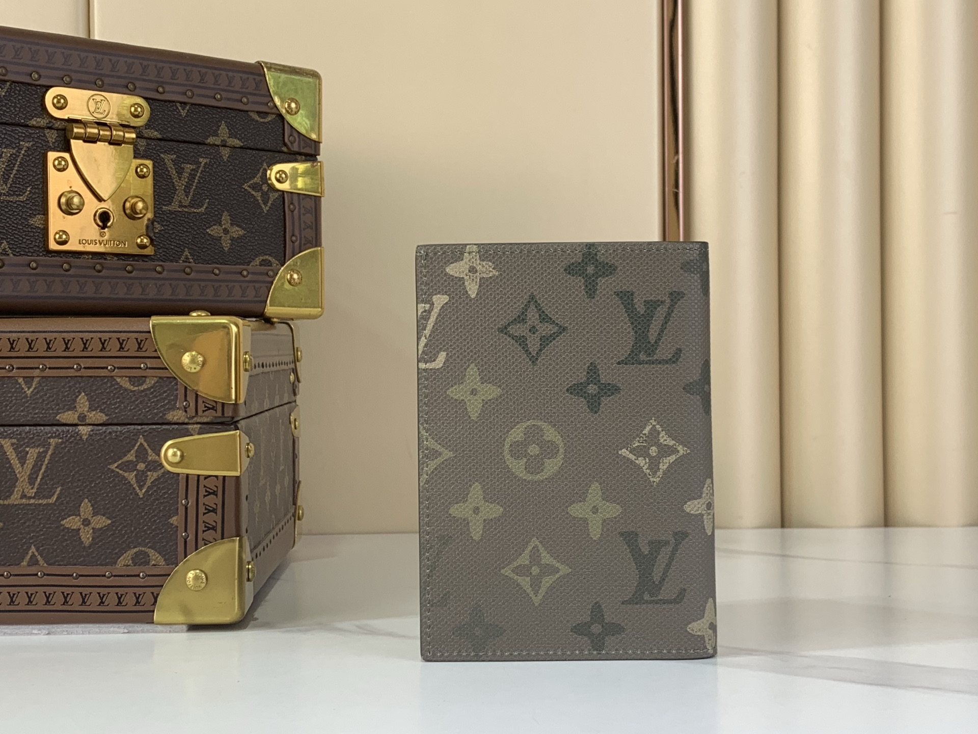 LV高仿Monogram Eclipse護照夾 商務旅行證件套| 14 LV高仿Monogram Eclipse護照夾 商務旅行證件套