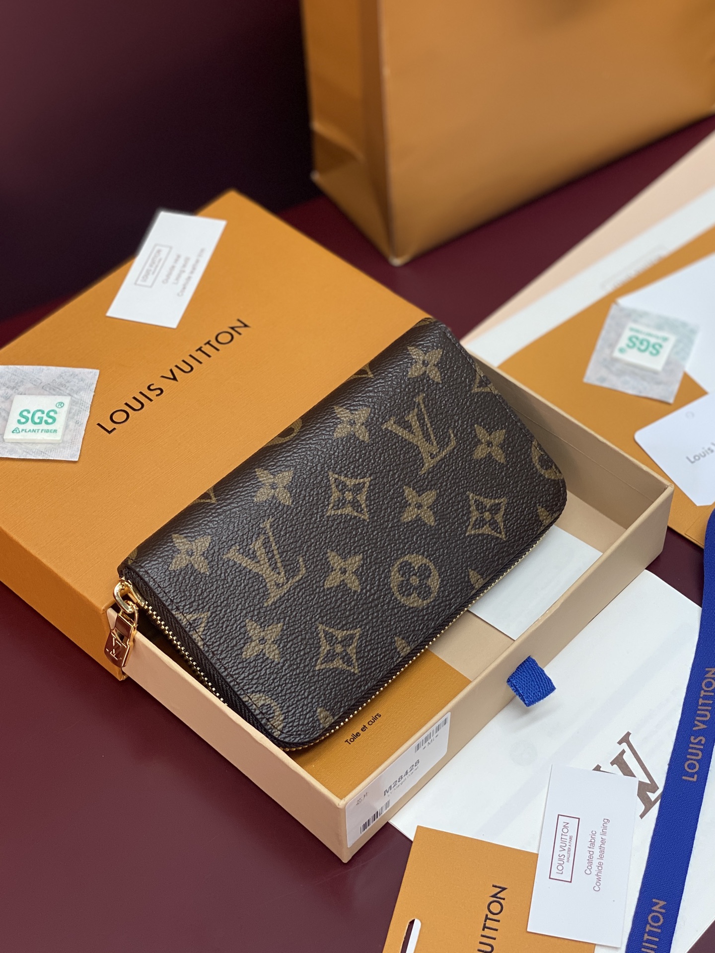 LV原單Monogram金屬徽章拉鍊長夾 經典老花皮夾| 14 LV原單Monogram金屬徽章拉鍊長夾 經典老花皮夾