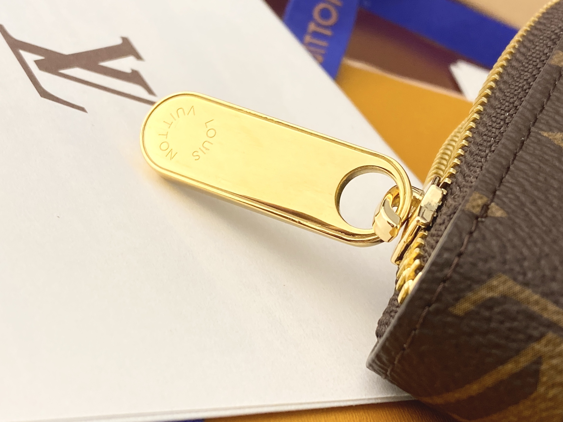 LV高仿Monogram全拉鍊長夾 經典老花大容量錢包| 15 LV高仿Monogram全拉鍊長夾 經典老花大容量錢包