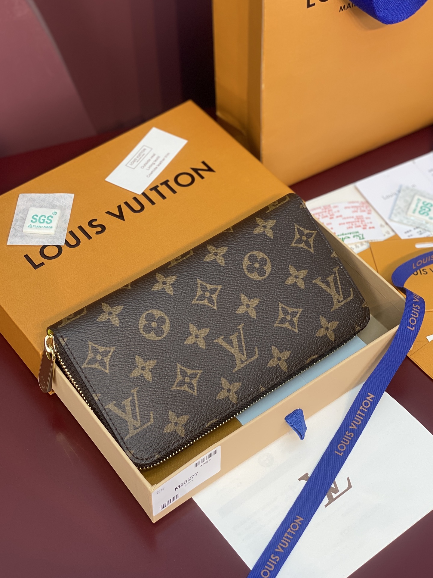 LV高仿Monogram全拉鍊長夾 經典老花大容量錢包| 14 LV高仿Monogram全拉鍊長夾 經典老花大容量錢包