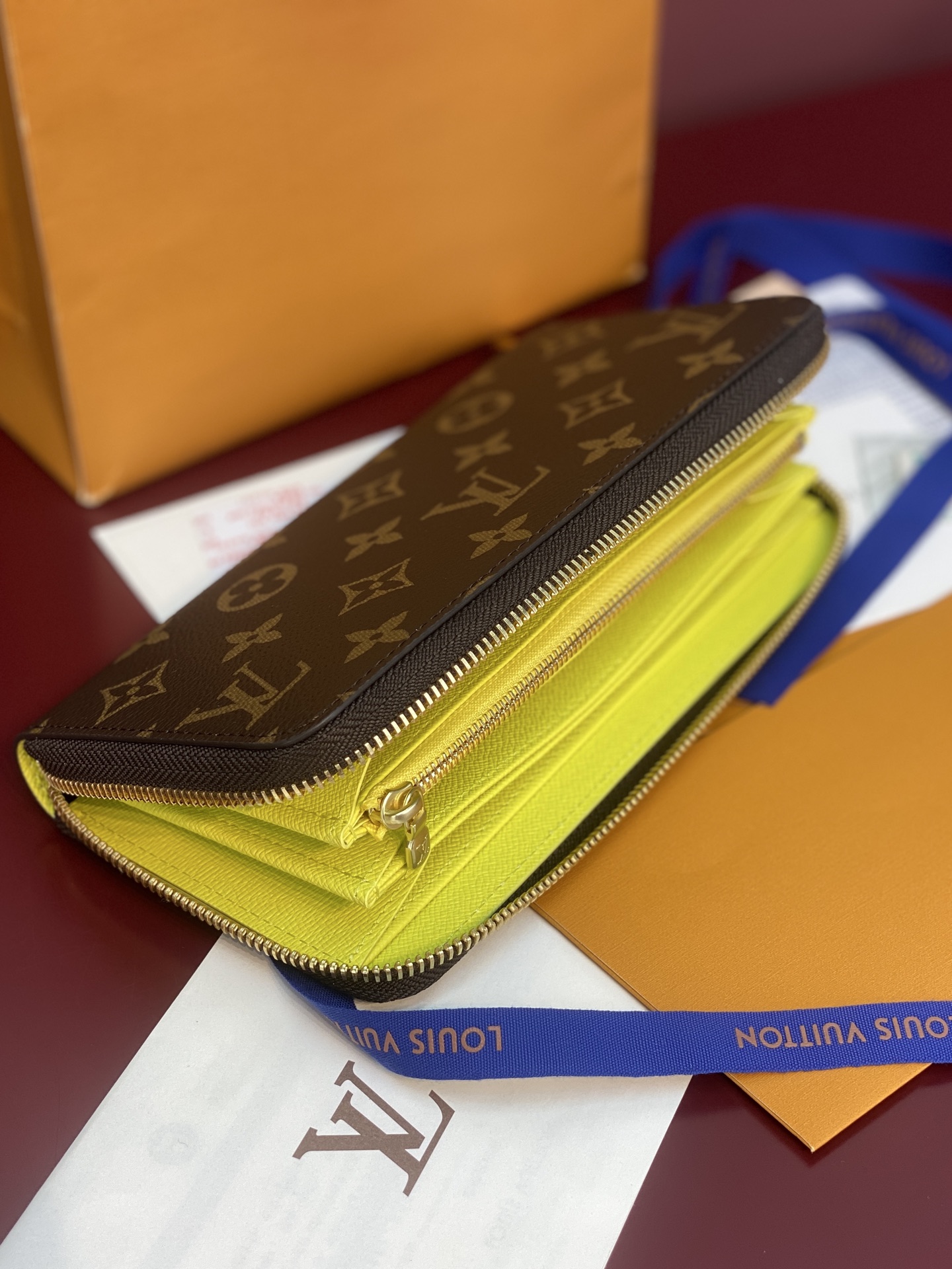 LV高仿Monogram全拉鍊長夾 經典老花大容量錢包| 10 LV高仿Monogram全拉鍊長夾 經典老花大容量錢包