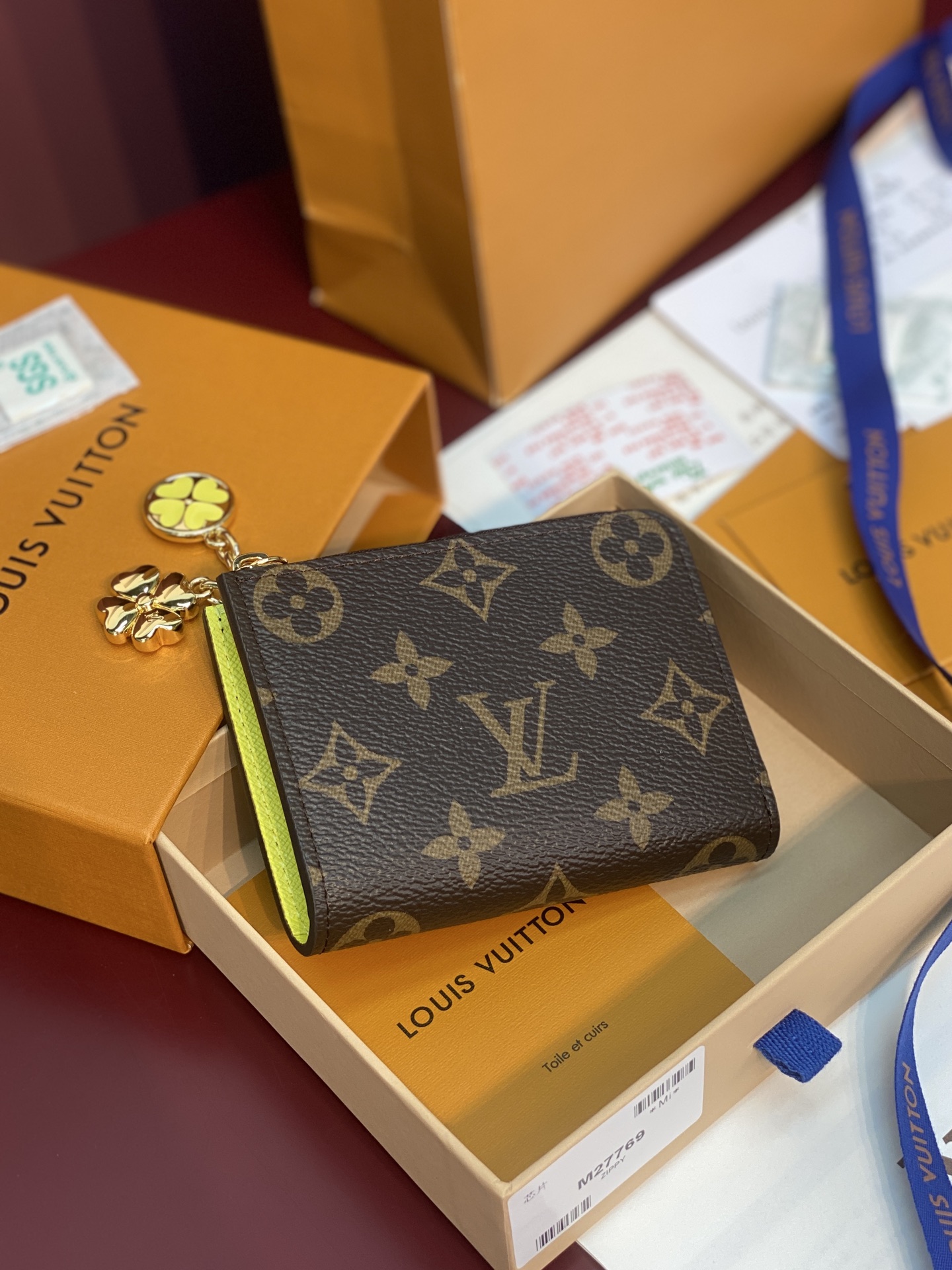 LV一比一Monogram鑰匙零錢包 黃色內裡迷你收納包| 13 LV一比一Monogram鑰匙零錢包 黃色內裡迷你收納包