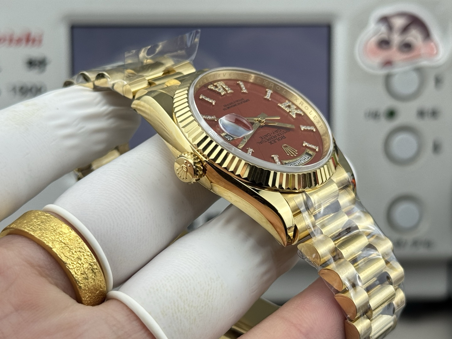 勞力士 原單 Day-Date 紅玉石面盤男款機械腕錶 坑紋圈經典版本| 9 勞力士 原單 Day-Date 紅玉石面盤男款機械腕錶 坑紋圈經典版本