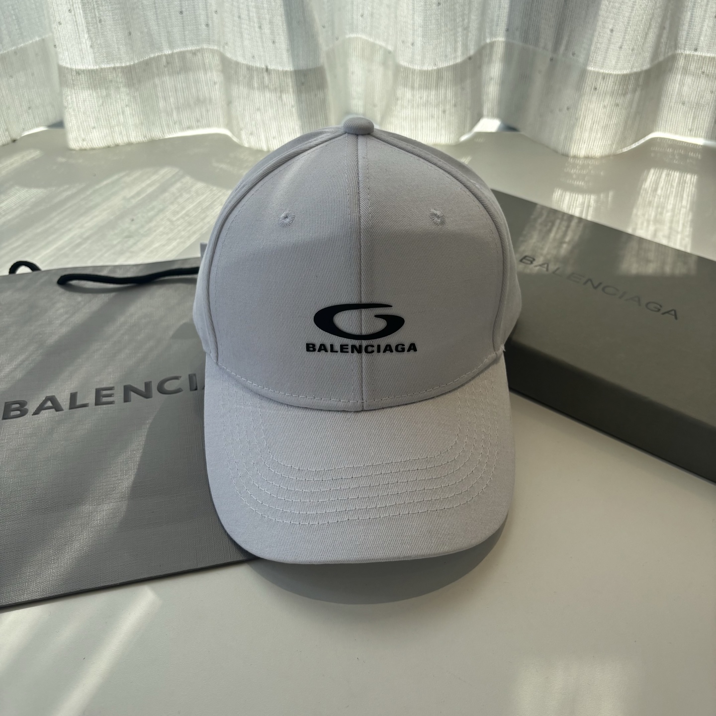 Balenciaga高仿男女款棒球帽經典Logo簡約百搭休閒潮流款| 12 Balenciaga高仿男女款棒球帽經典Logo簡約百搭休閒潮流款