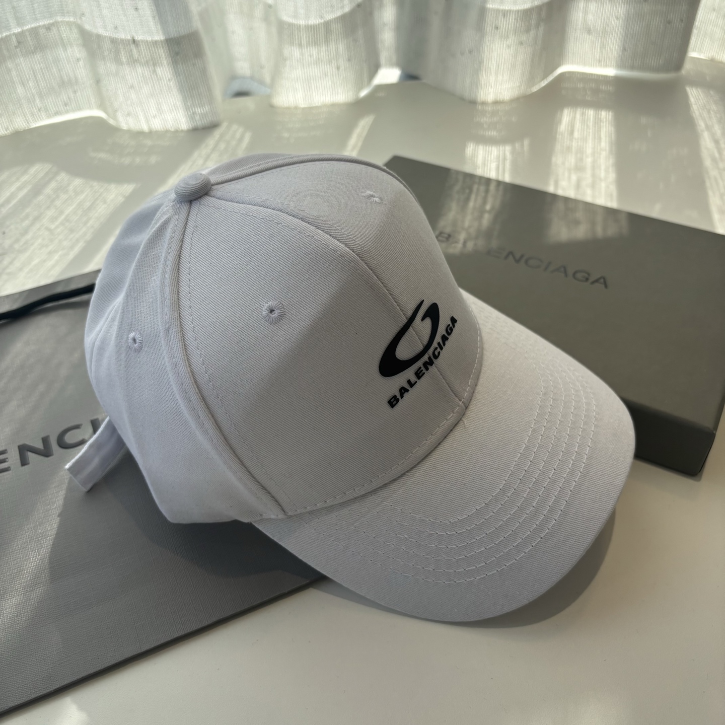 Balenciaga高仿男女款棒球帽經典Logo簡約百搭休閒潮流款| 10 Balenciaga高仿男女款棒球帽經典Logo簡約百搭休閒潮流款