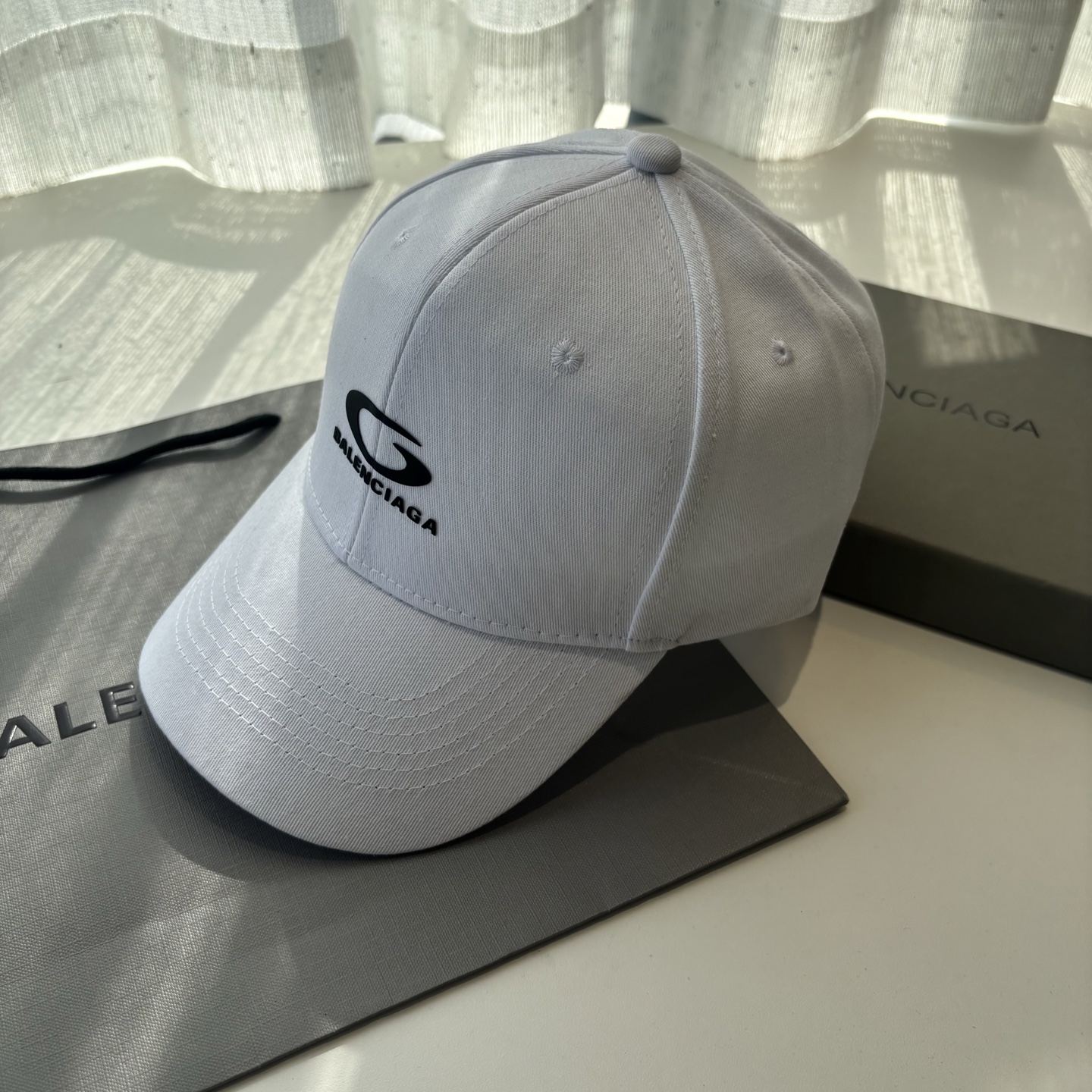 Balenciaga高仿男女款棒球帽經典Logo簡約百搭休閒潮流款| 5 Balenciaga高仿男女款棒球帽經典Logo簡約百搭休閒潮流款