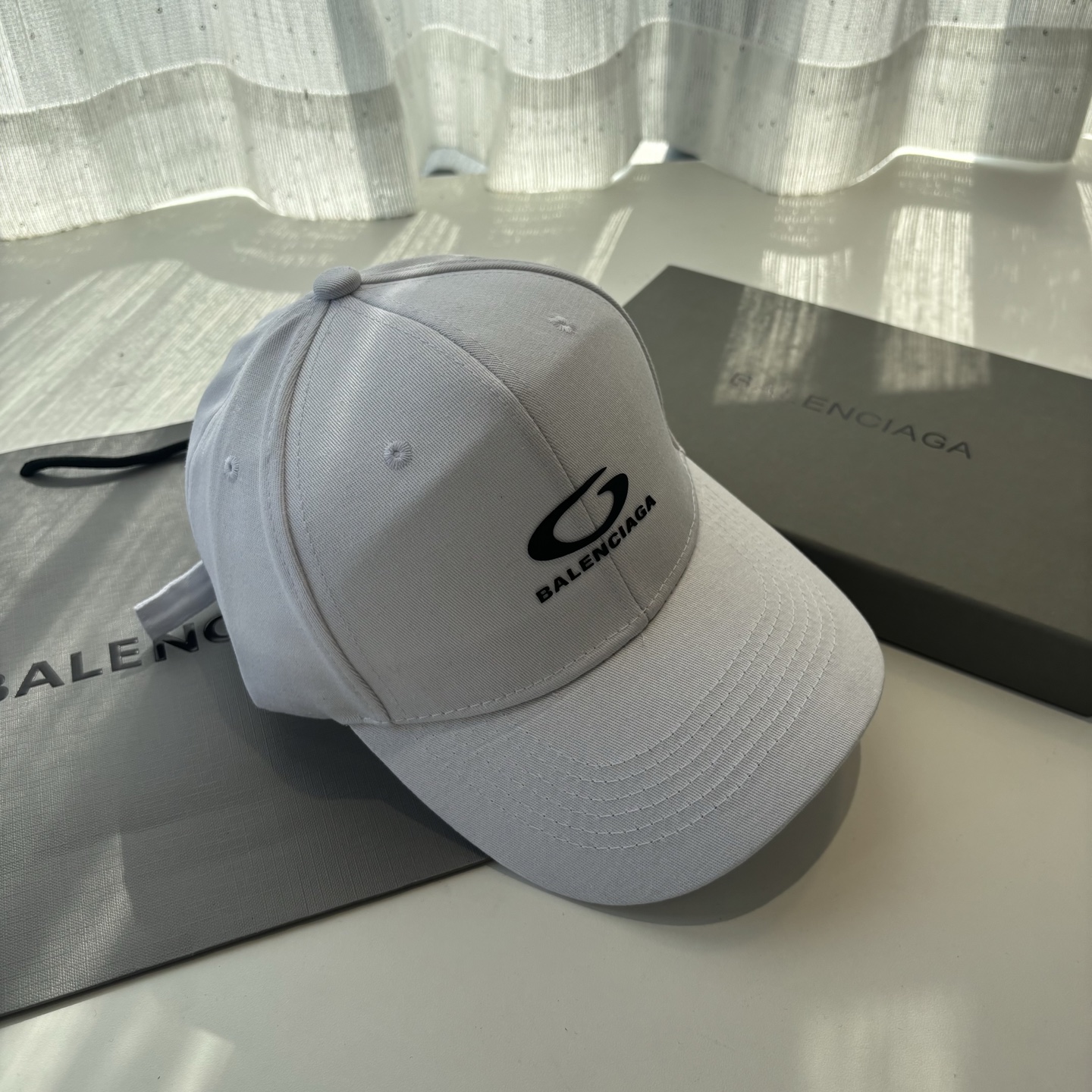 Balenciaga高仿男女款棒球帽經典Logo簡約百搭休閒潮流款| 4 Balenciaga高仿男女款棒球帽經典Logo簡約百搭休閒潮流款