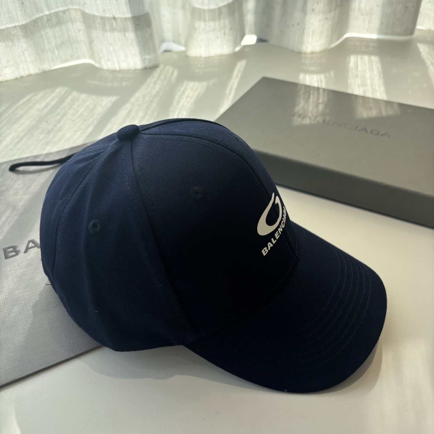 Balenciaga一比一男女款棒球帽極簡Logo設計百搭時尚帽款| 8 Balenciaga一比一男女款棒球帽極簡Logo設計百搭時尚帽款