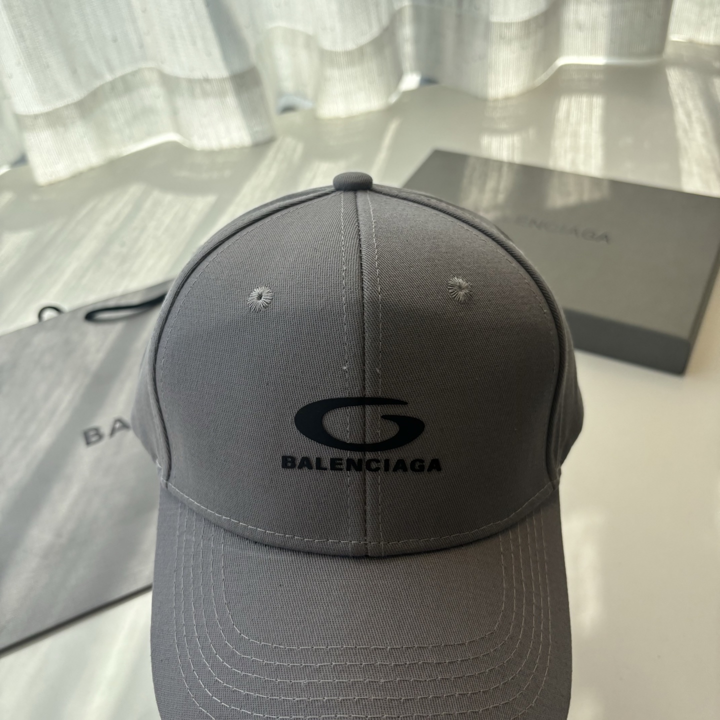 Balenciaga高仿男女款棒球帽低調Logo設計休閒百搭潮流帽| 11 Balenciaga高仿男女款棒球帽低調Logo設計休閒百搭潮流帽