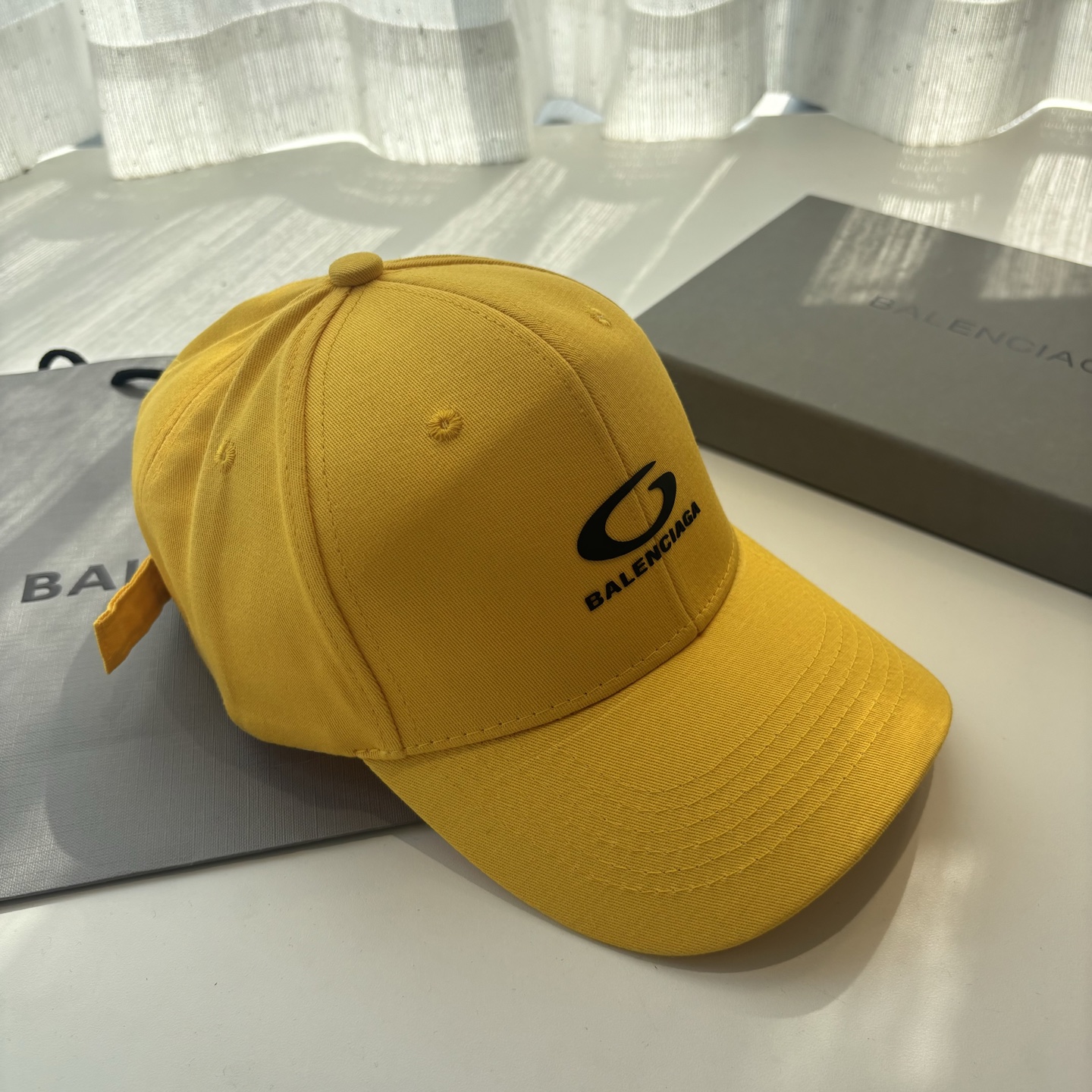 Balenciaga一比一男女款棒球帽亮眼黃配色潮流街頭百搭帽| 12 Balenciaga一比一男女款棒球帽亮眼黃配色潮流街頭百搭帽