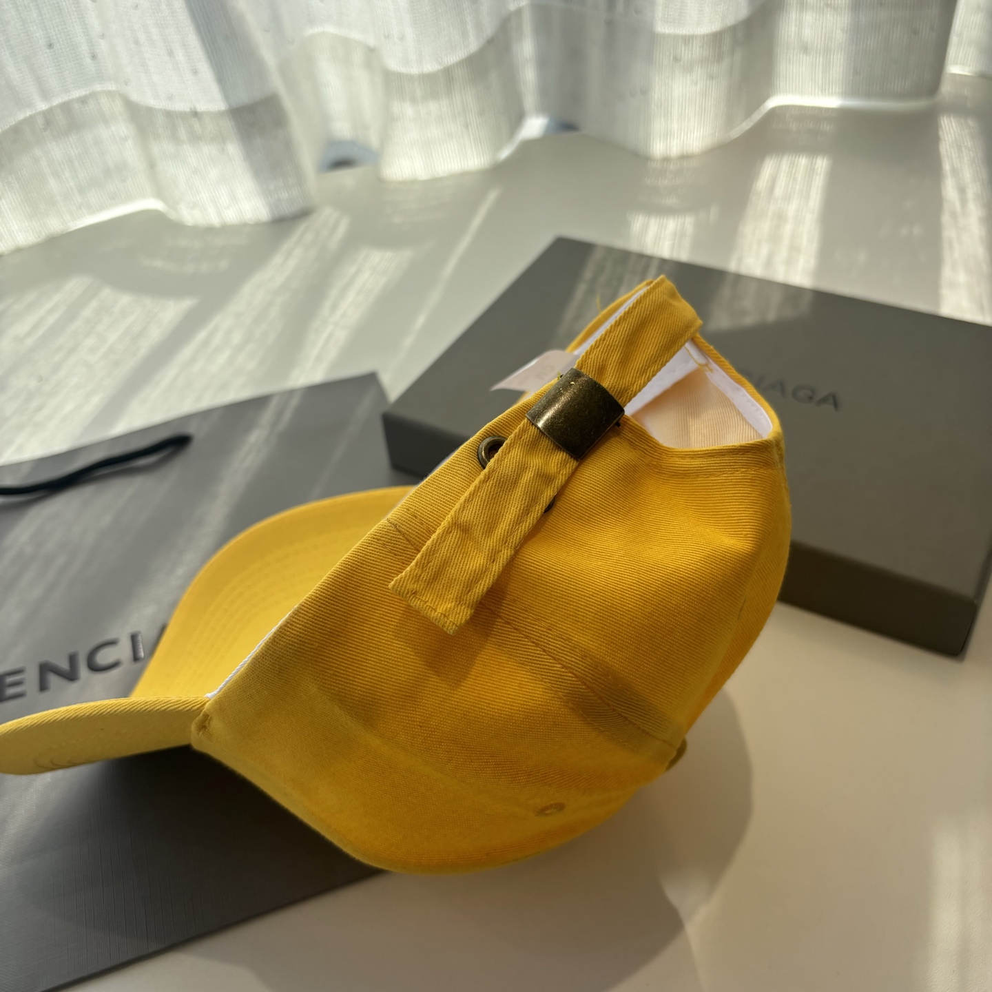 Balenciaga一比一男女款棒球帽亮眼黃配色潮流街頭百搭帽| 9 Balenciaga一比一男女款棒球帽亮眼黃配色潮流街頭百搭帽