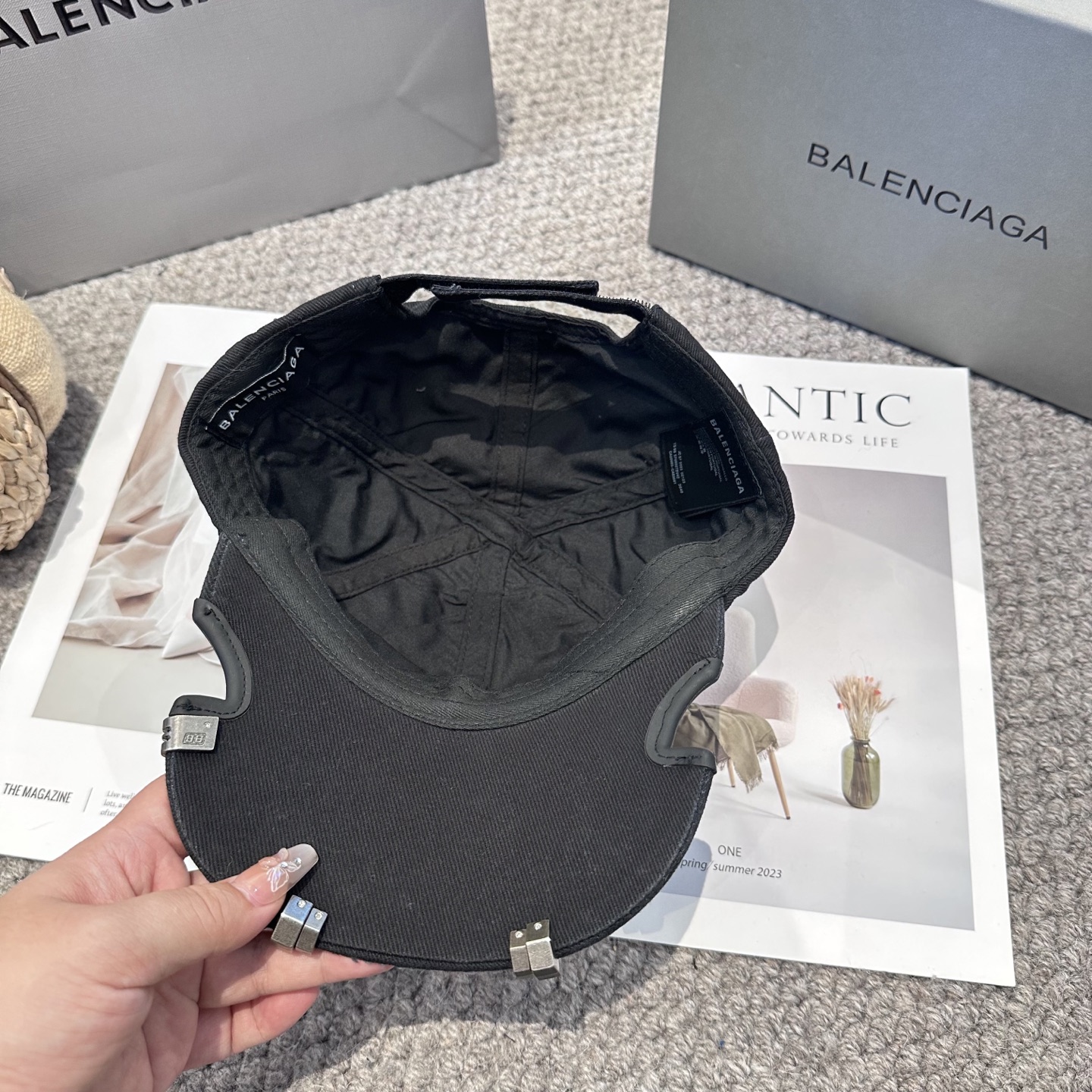 Balenciaga高仿男女款做舊破壞風棒球帽街頭潮流個性帽款| 8 Balenciaga高仿男女款做舊破壞風棒球帽街頭潮流個性帽款