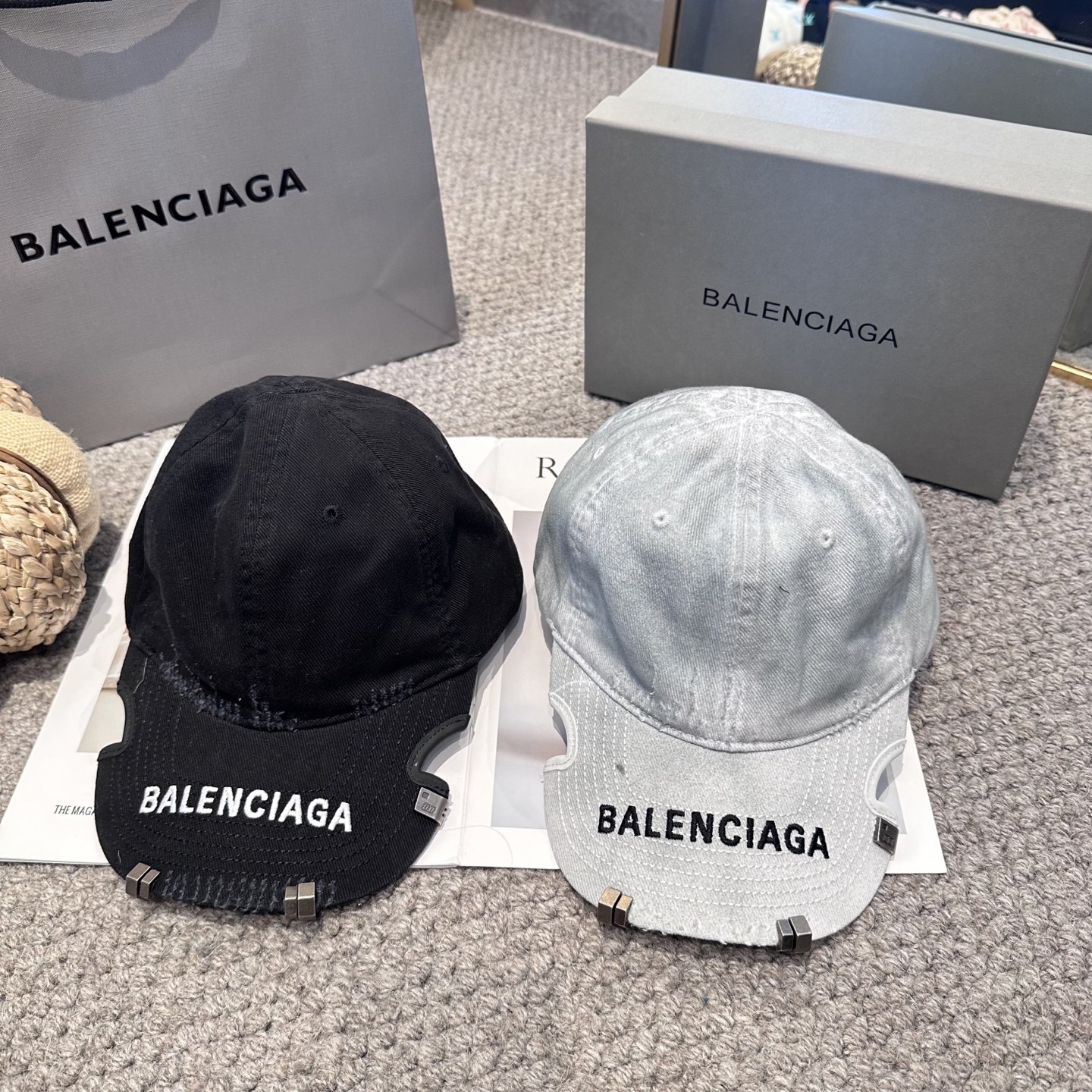 Balenciaga高仿男女款做舊水洗棒球帽淺藍復古潮流百搭帽| 6 Balenciaga高仿男女款做舊水洗棒球帽淺藍復古潮流百搭帽