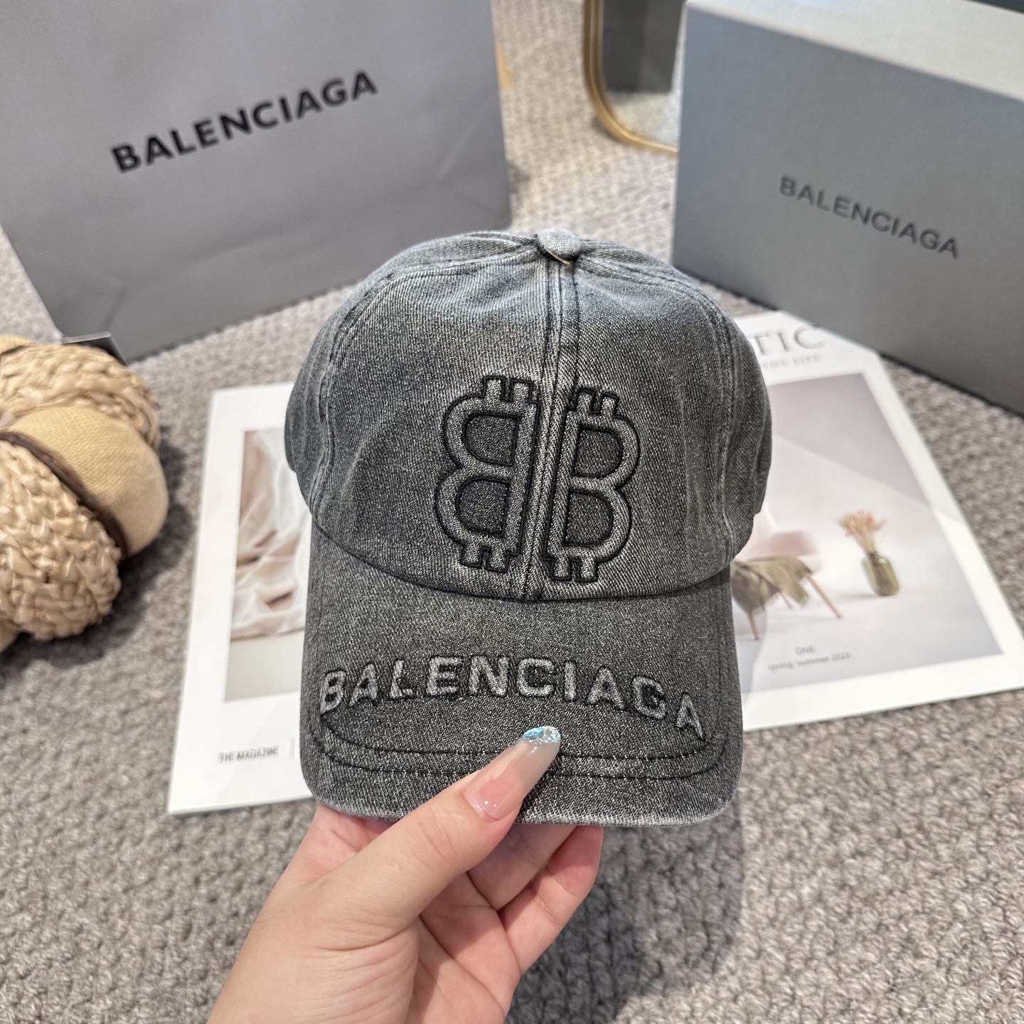 Balenciaga一比一男女款BB刺繡牛仔灰棒球帽復古潮流款| 12 Balenciaga一比一男女款BB刺繡牛仔灰棒球帽復古潮流款