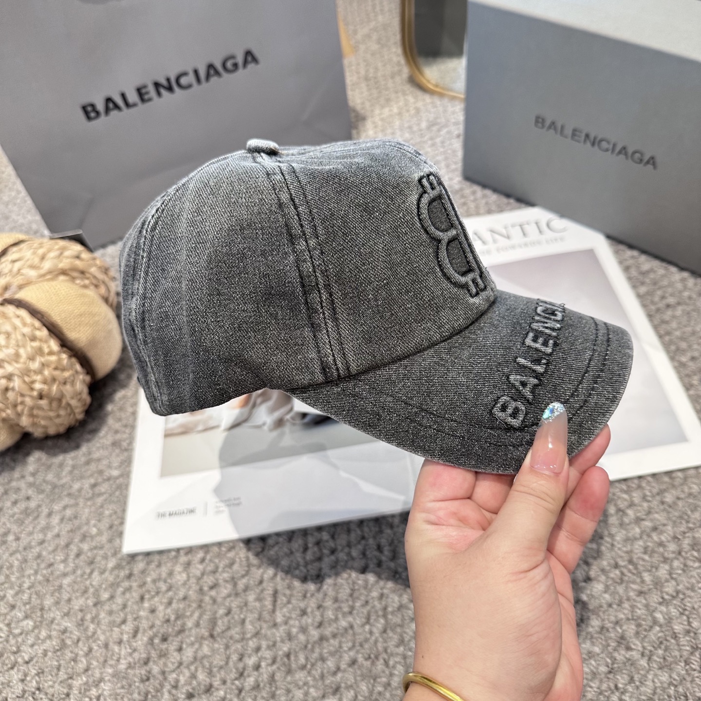 Balenciaga一比一男女款BB刺繡牛仔灰棒球帽復古潮流款| 9 Balenciaga一比一男女款BB刺繡牛仔灰棒球帽復古潮流款