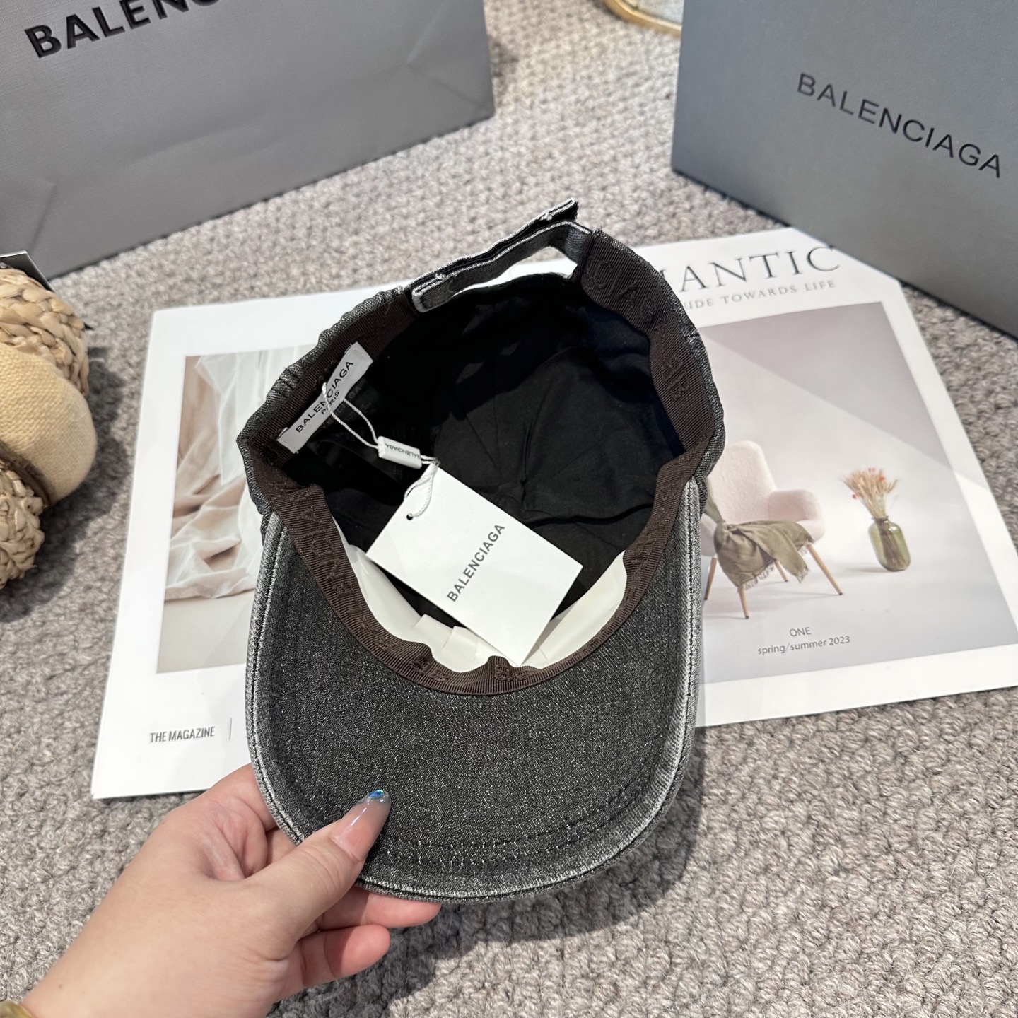 Balenciaga一比一男女款BB刺繡牛仔灰棒球帽復古潮流款| 8 Balenciaga一比一男女款BB刺繡牛仔灰棒球帽復古潮流款