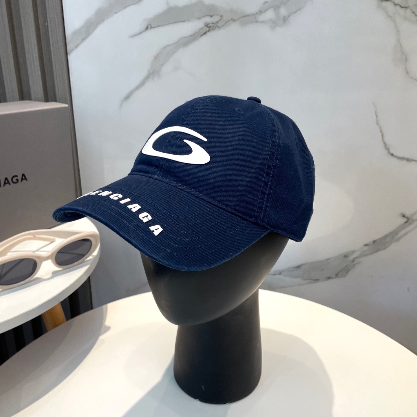 Balenciaga高仿男女款經典Logo棒球帽深藍休閒百搭通勤帽| 6 Balenciaga高仿男女款經典Logo棒球帽深藍休閒百搭通勤帽
