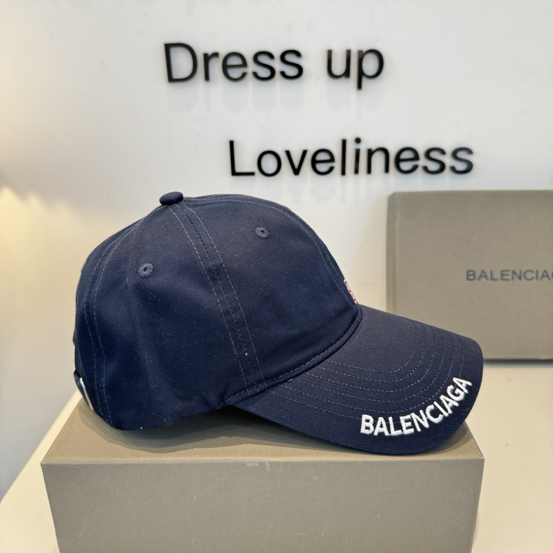 Balenciaga高仿男女款刺繡Logo棒球帽黑色紅字休閒百搭潮流帽| 13 Balenciaga高仿男女款刺繡Logo棒球帽黑色紅字休閒百搭潮流帽