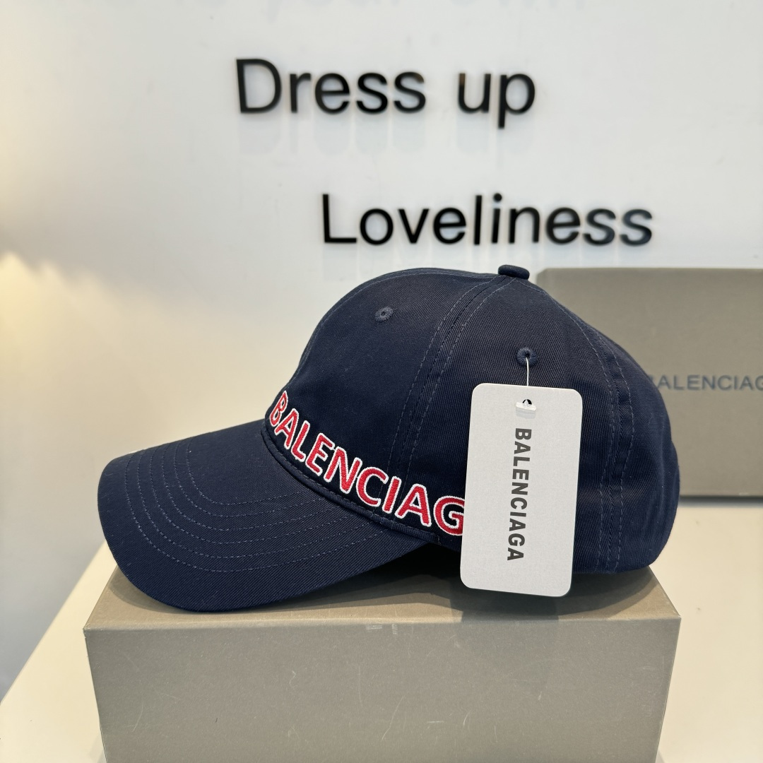 Balenciaga高仿男女款刺繡Logo棒球帽黑色紅字休閒百搭潮流帽| 12 Balenciaga高仿男女款刺繡Logo棒球帽黑色紅字休閒百搭潮流帽