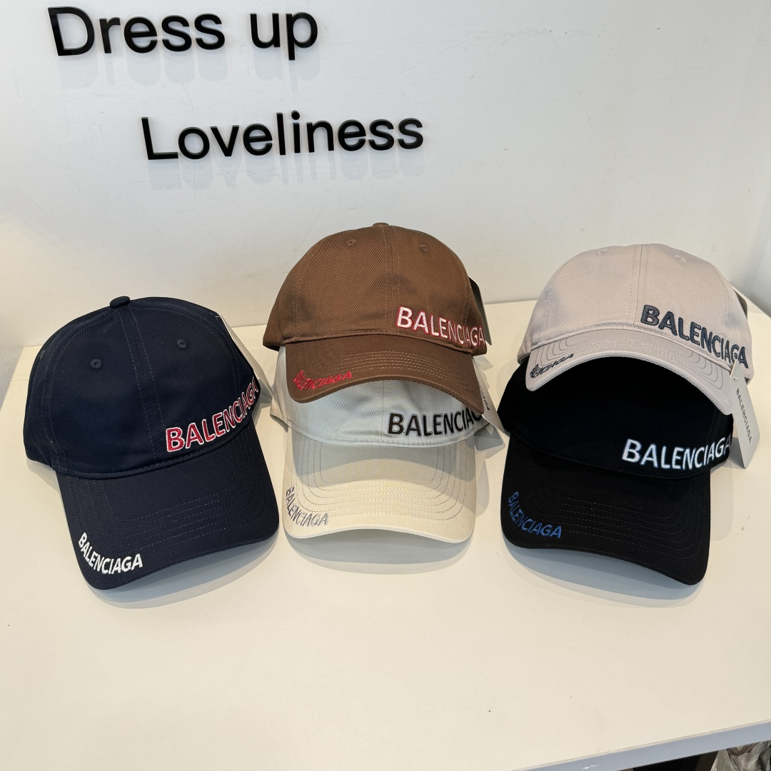 Balenciaga高仿男女款刺繡Logo棒球帽黑色紅字休閒百搭潮流帽| 7 Balenciaga高仿男女款刺繡Logo棒球帽黑色紅字休閒百搭潮流帽