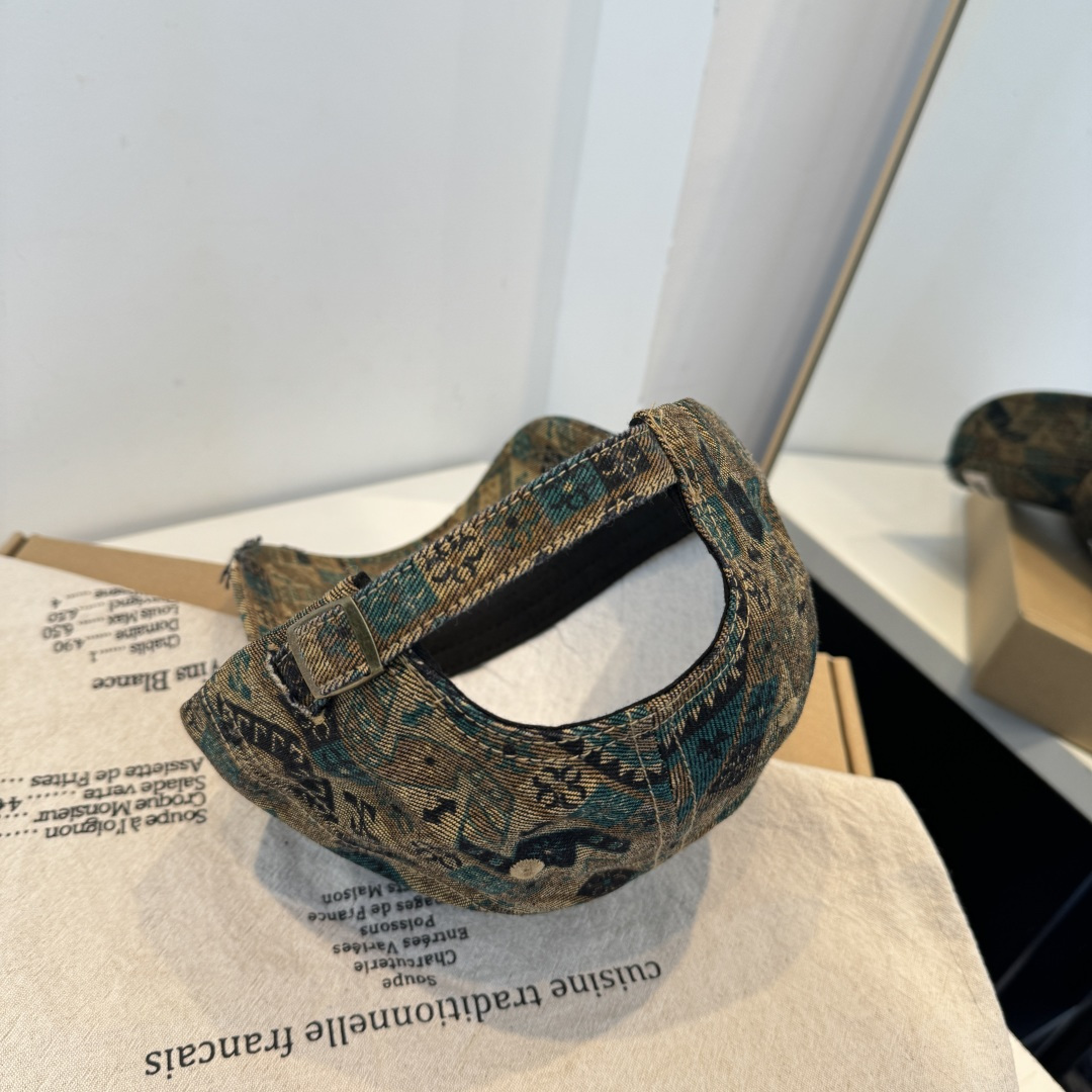 Balenciaga一比一男女款做舊印花棒球帽復古風街頭潮流帽| 10 Balenciaga一比一男女款做舊印花棒球帽復古風街頭潮流帽