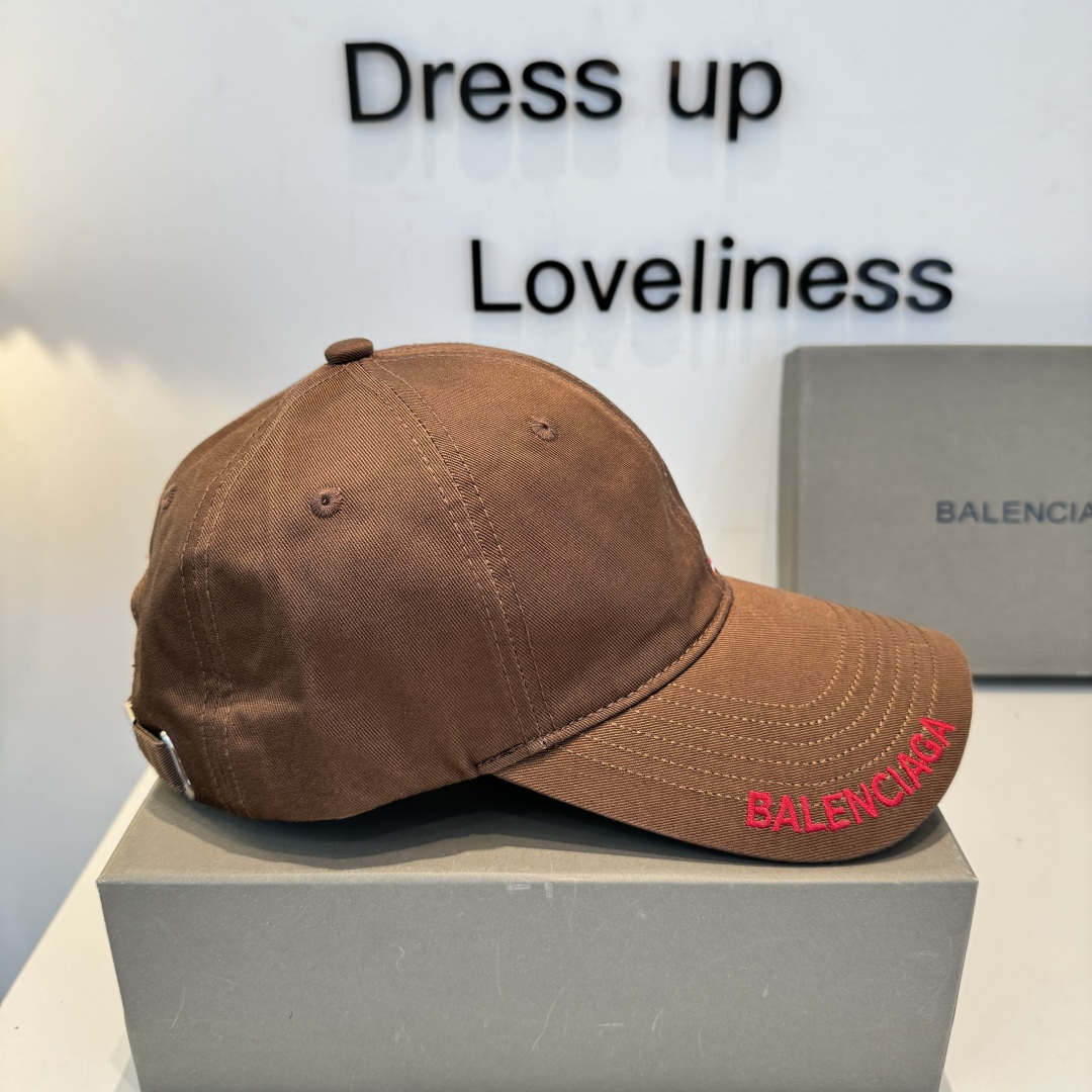 Balenciaga原单男女款刺绣Logo棒球帽棕色红字复古潮流帽| 12 Balenciaga原单男女款刺绣Logo棒球帽棕色红字复古潮流帽