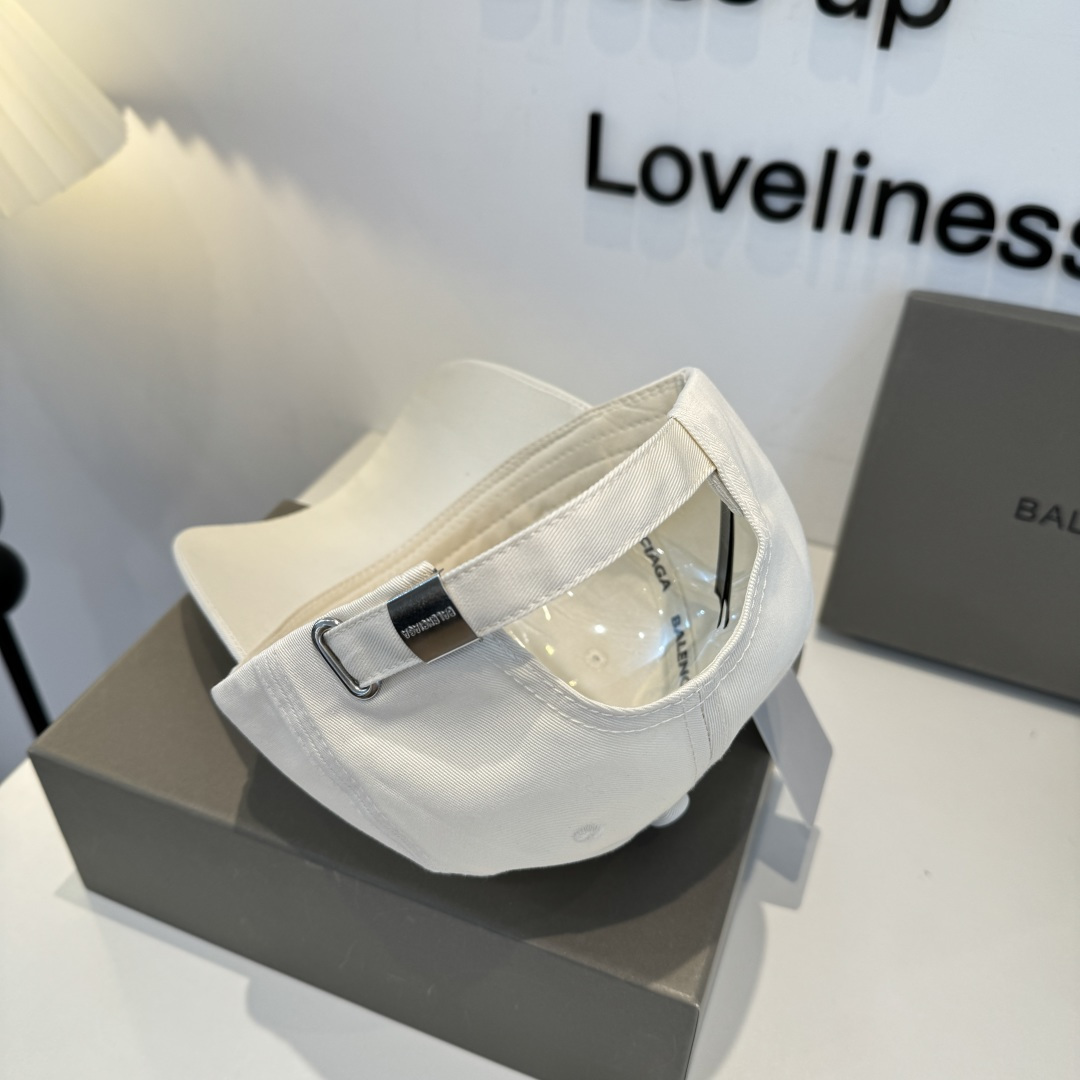 Balenciaga高仿男女款刺绣Logo棒球帽米白色简约百搭休闲帽| 8 Balenciaga高仿男女款刺绣Logo棒球帽米白色简约百搭休闲帽
