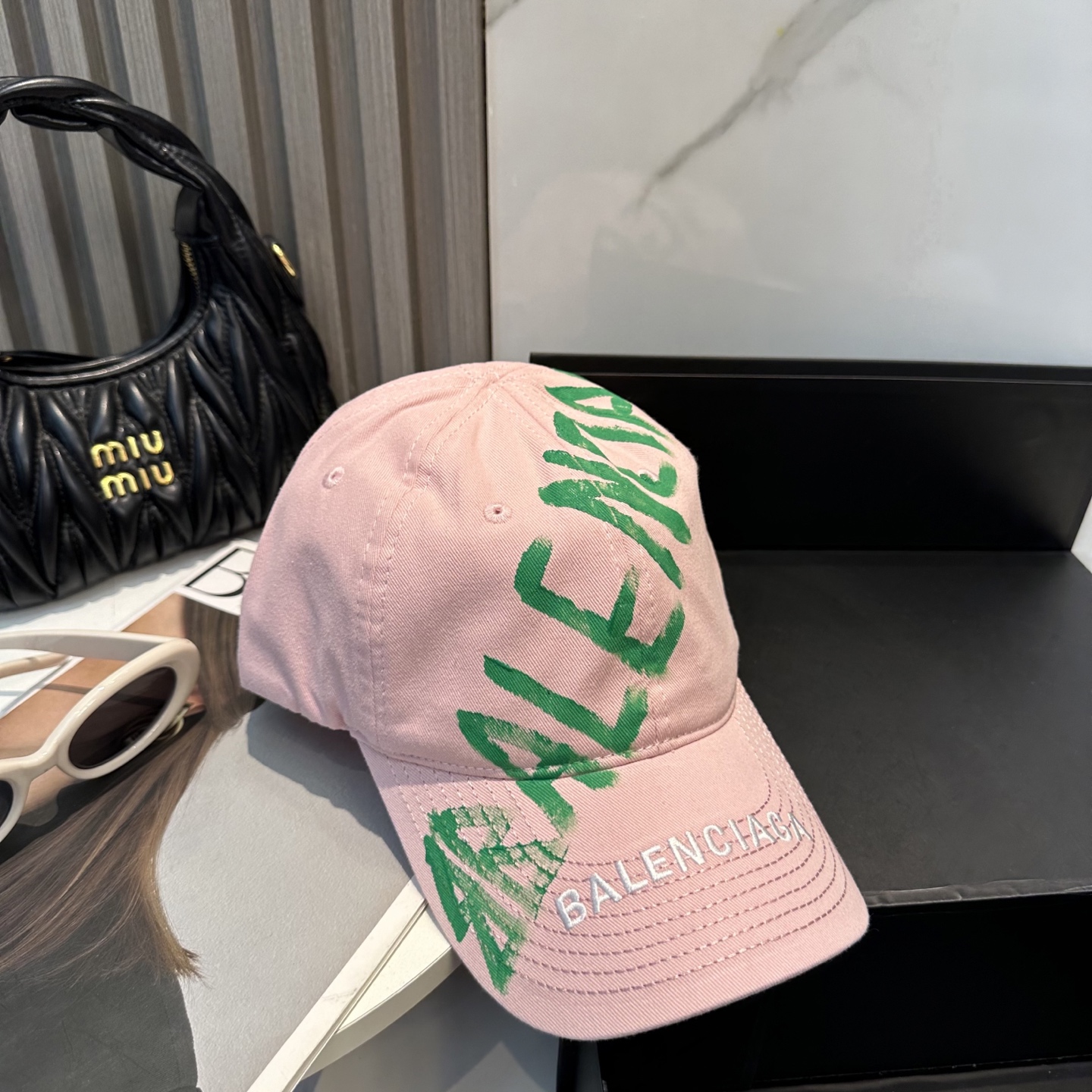 Balenciaga高仿粉色Logo棒球帽男女款潮流百搭顯臉小帽| 10 Balenciaga高仿粉色Logo棒球帽男女款潮流百搭顯臉小帽