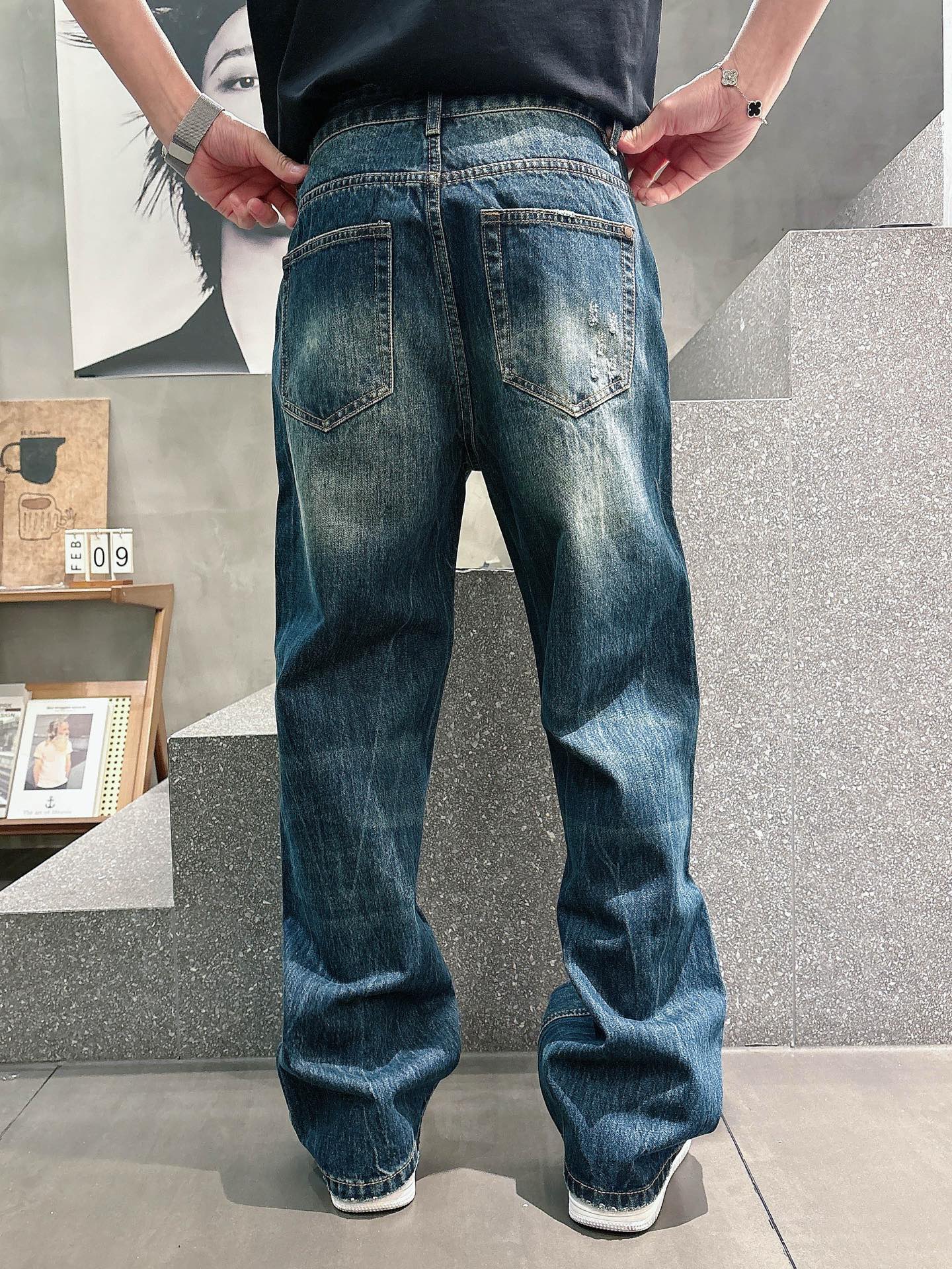 Balenciaga一比一男士牛仔長褲背面塗鴉字母設計街頭寬鬆款| 14 Balenciaga一比一男士牛仔長褲背面塗鴉字母設計街頭寬鬆款