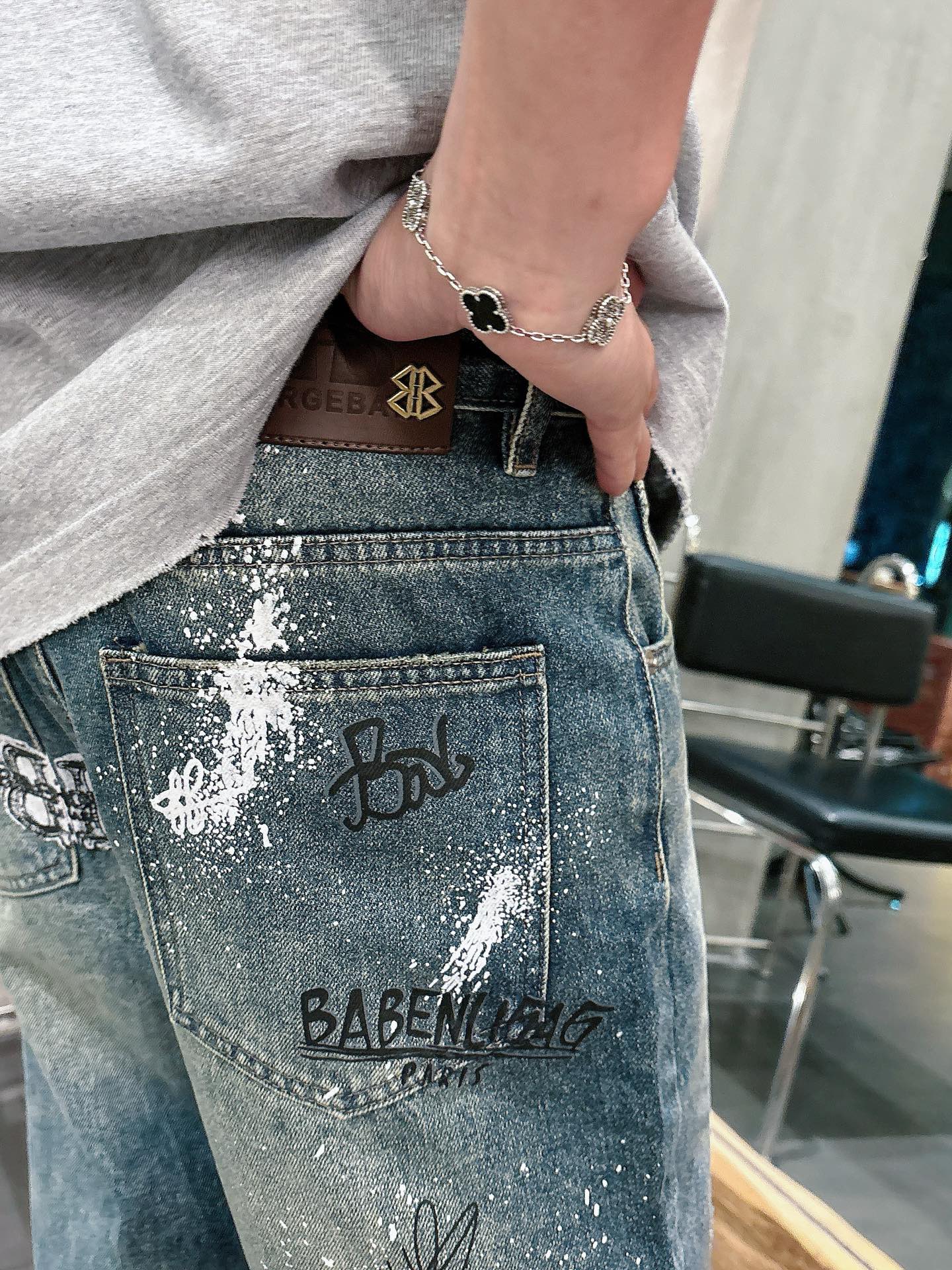 Balenciaga高仿男士牛仔長褲潑墨LOGO設計復古街頭寬鬆款