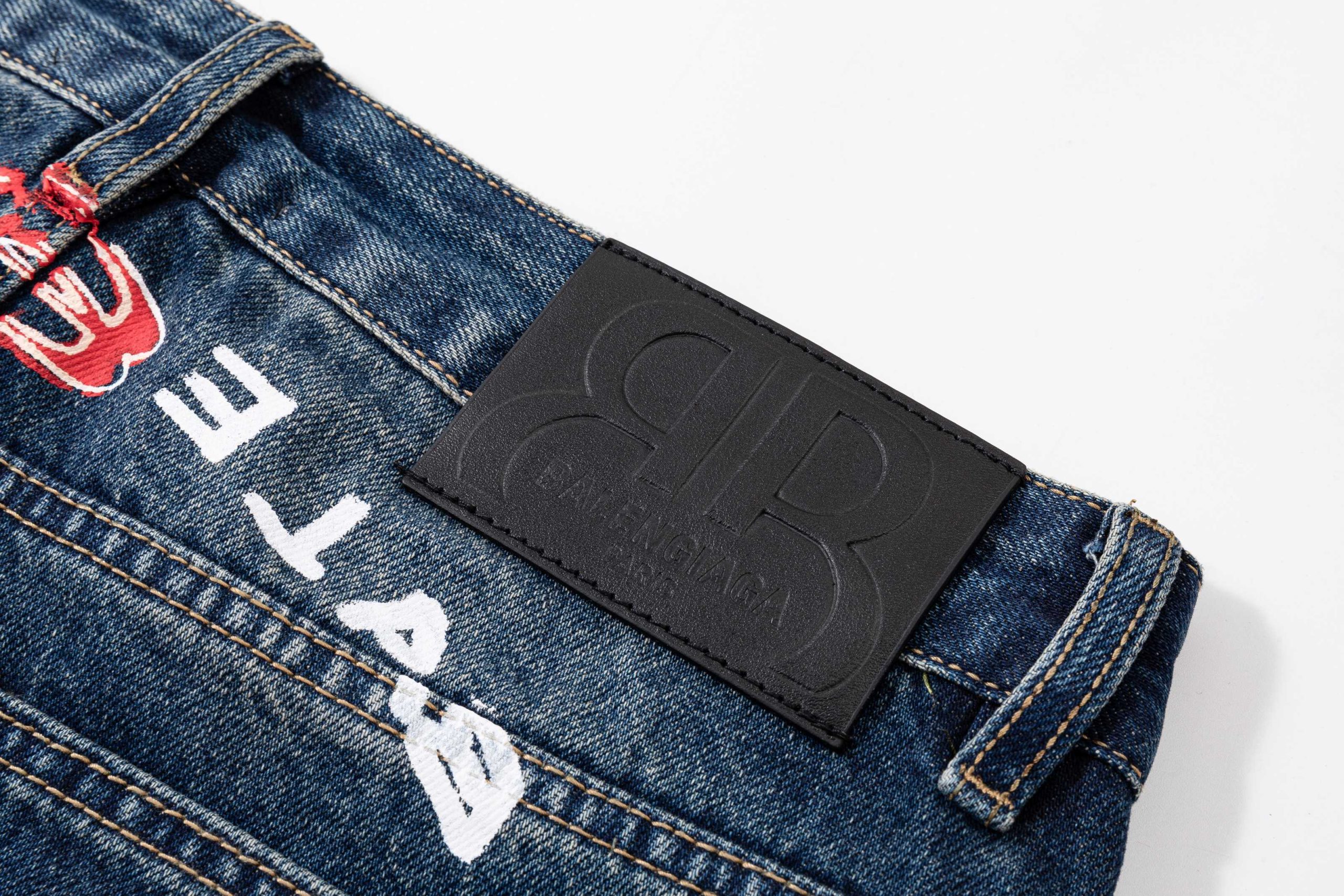 Balenciaga A貨男士牛仔長褲多元素塗鴉拼貼設計潮流百搭款| 11 Balenciaga A貨男士牛仔長褲多元素塗鴉拼貼設計潮流百搭款