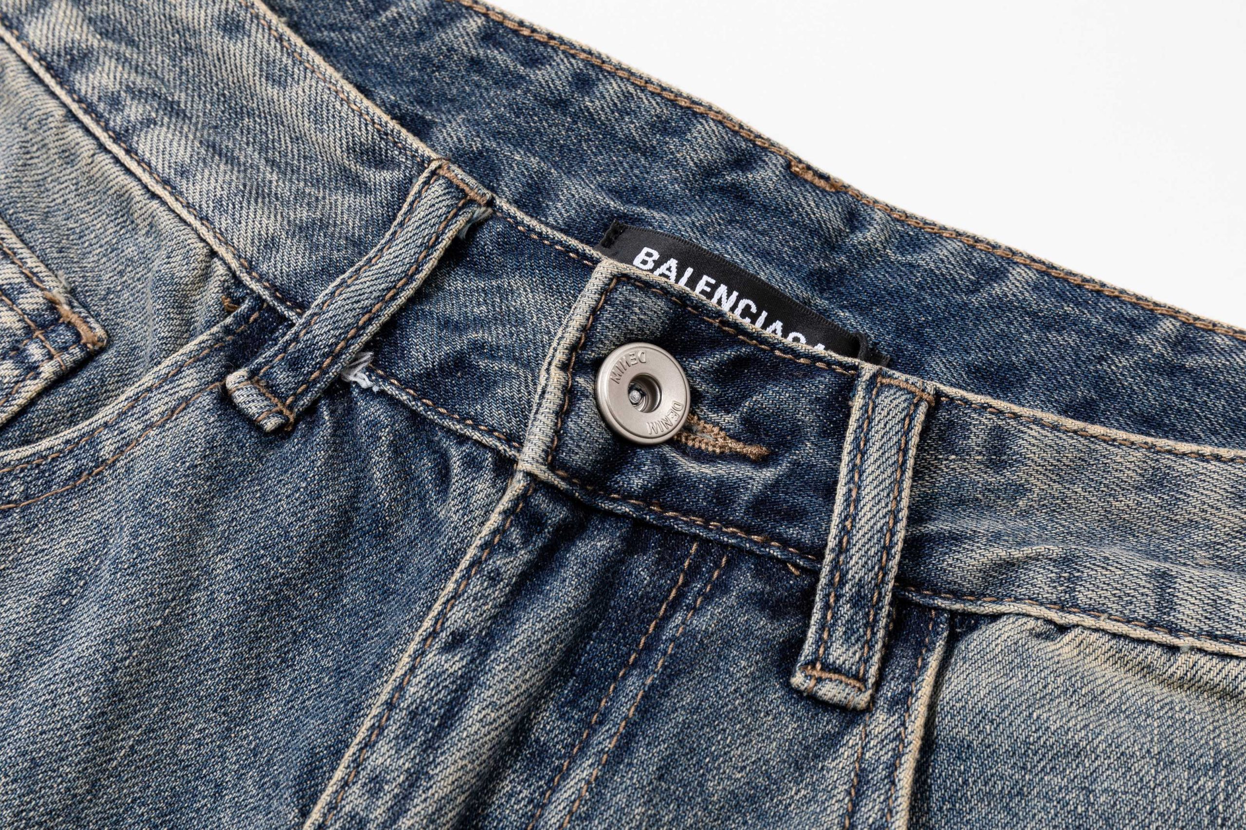 Balenciaga高仿男士牛仔長褲重工破壞撕裂設計復古做舊街頭款| 13 Balenciaga高仿男士牛仔長褲重工破壞撕裂設計復古做舊街頭款