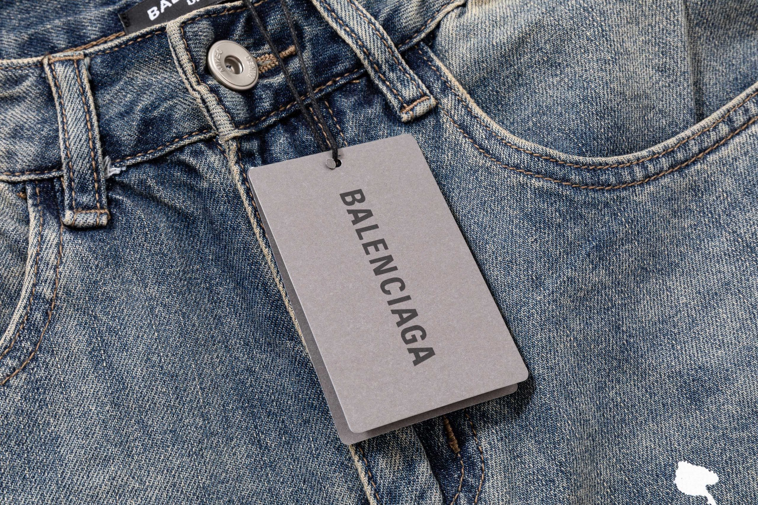 Balenciaga高仿男士牛仔長褲重工破壞撕裂設計復古做舊街頭款| 11 Balenciaga高仿男士牛仔長褲重工破壞撕裂設計復古做舊街頭款