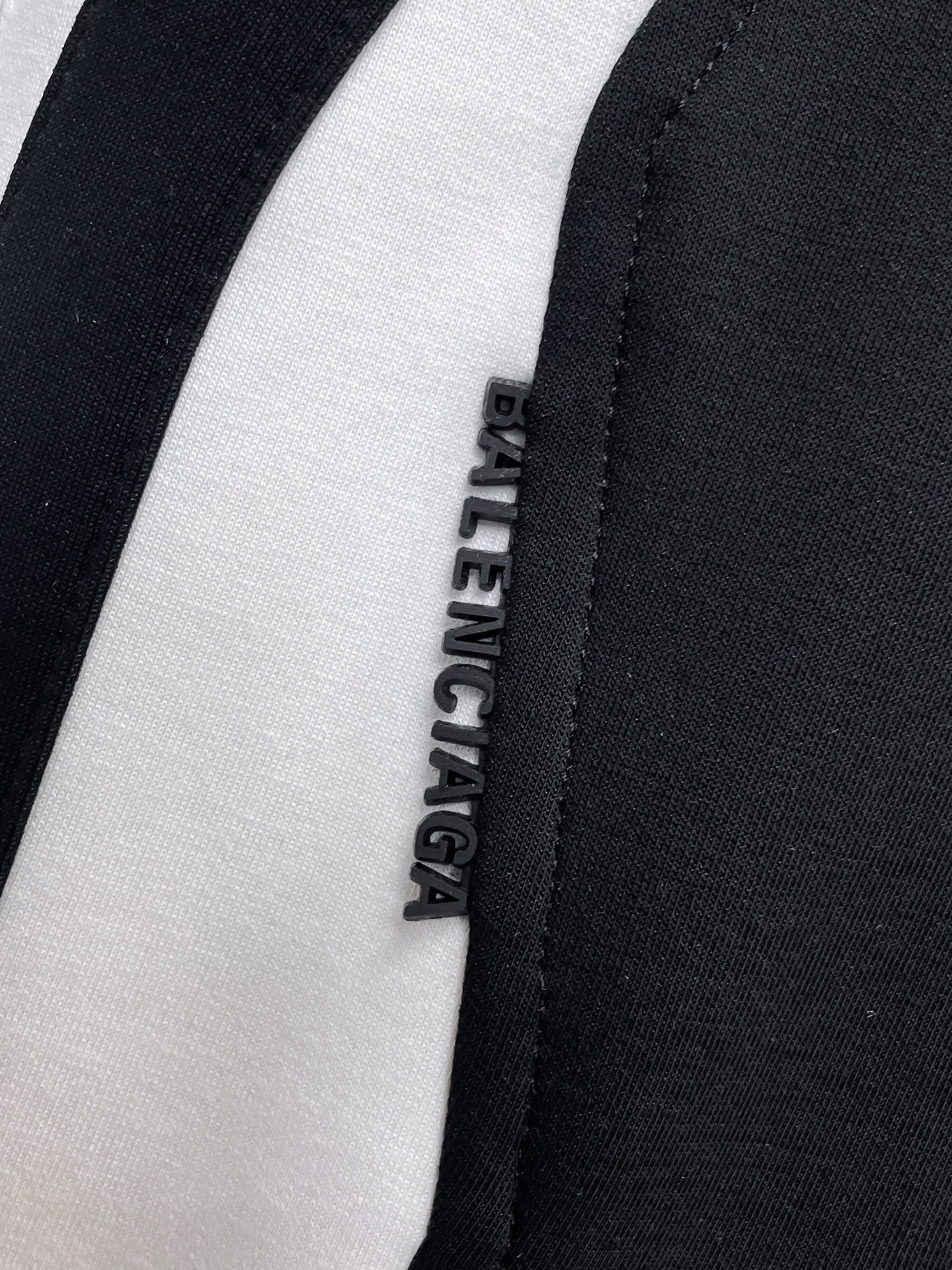 Balenciaga一比一男士運動短褲雙色側條設計休閒寬鬆款黑色