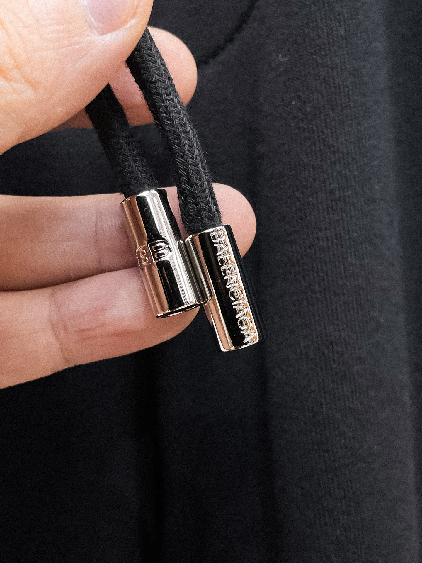 Balenciaga高仿男士運動短褲寬鬆抽繩設計黑色休閒五分褲百搭款| 8 Balenciaga高仿男士運動短褲寬鬆抽繩設計黑色休閒五分褲百搭款