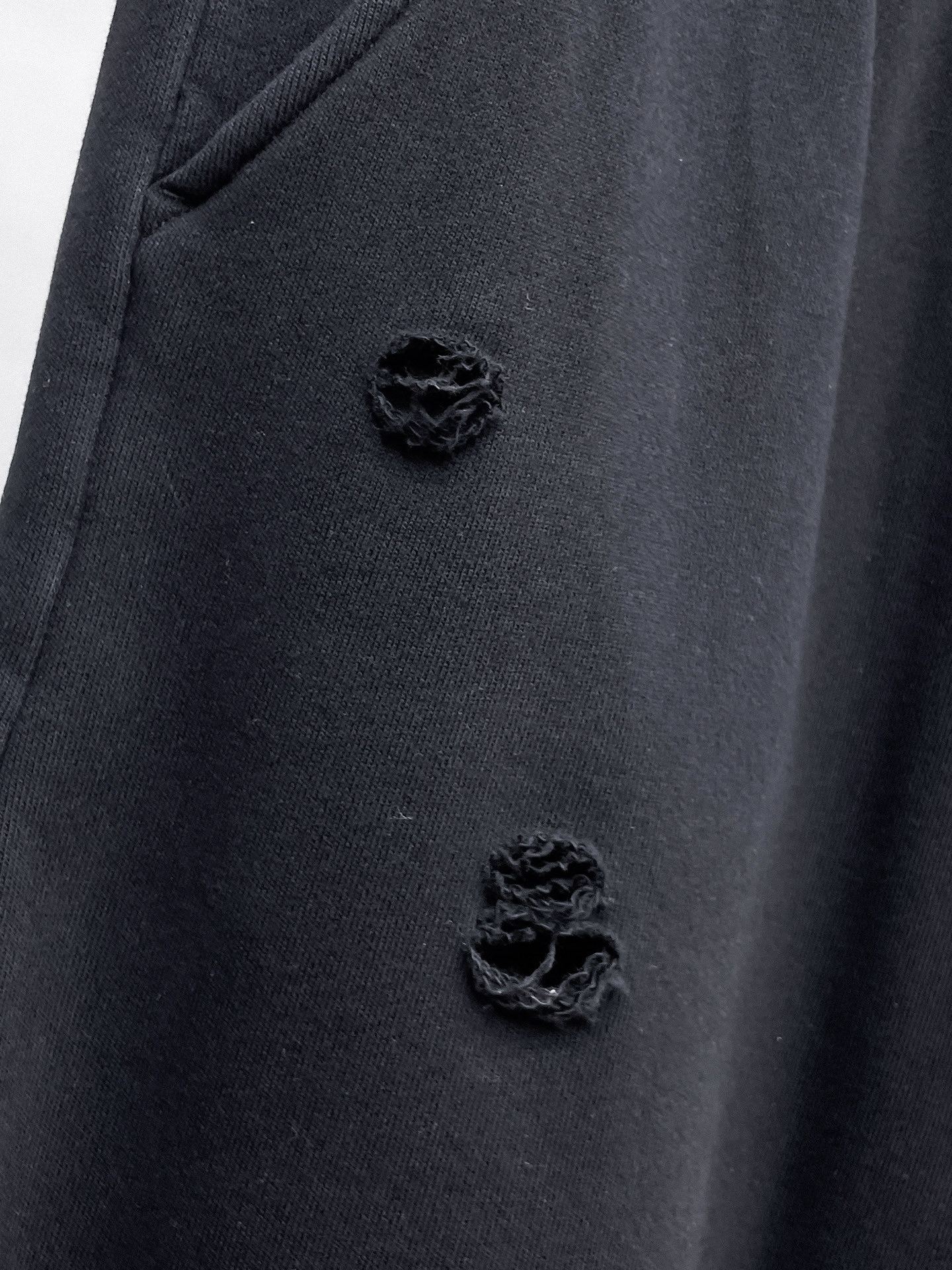Balenciaga高仿男士運動短褲寬鬆抽繩設計黑色休閒五分褲百搭款| 7 Balenciaga高仿男士運動短褲寬鬆抽繩設計黑色休閒五分褲百搭款