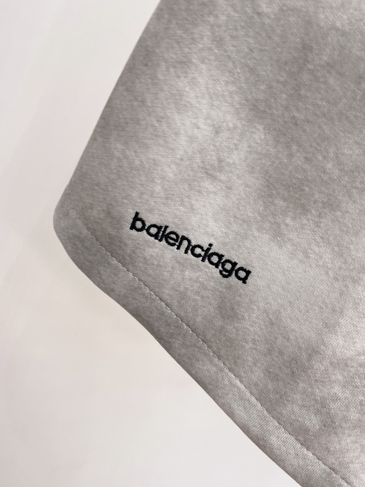 Balenciaga一比一男士運動短褲灰色拼接設計寬鬆休閒五分褲潮流款| 18 Balenciaga一比一男士運動短褲灰色拼接設計寬鬆休閒五分褲潮流款